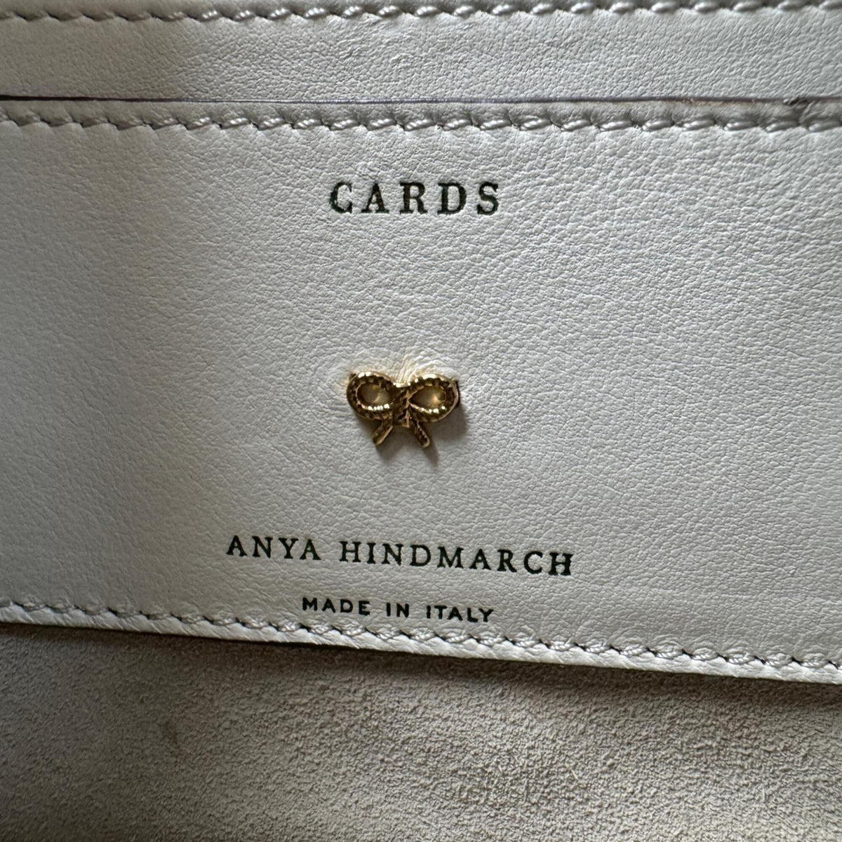Anya Hindmarch Ivory Leather Shoulder Bag (Pre-Owned)