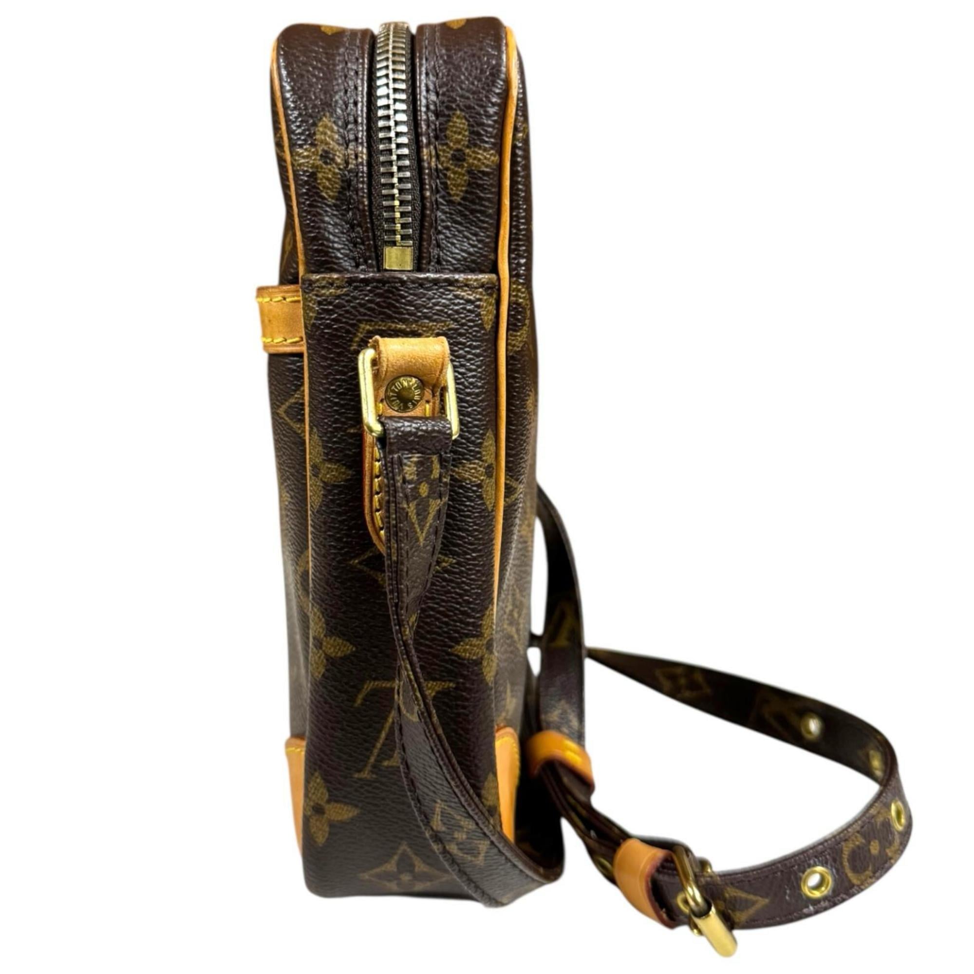 Louis Vuitton Brown Monogram Shoulder Bag (Pre-Owned)