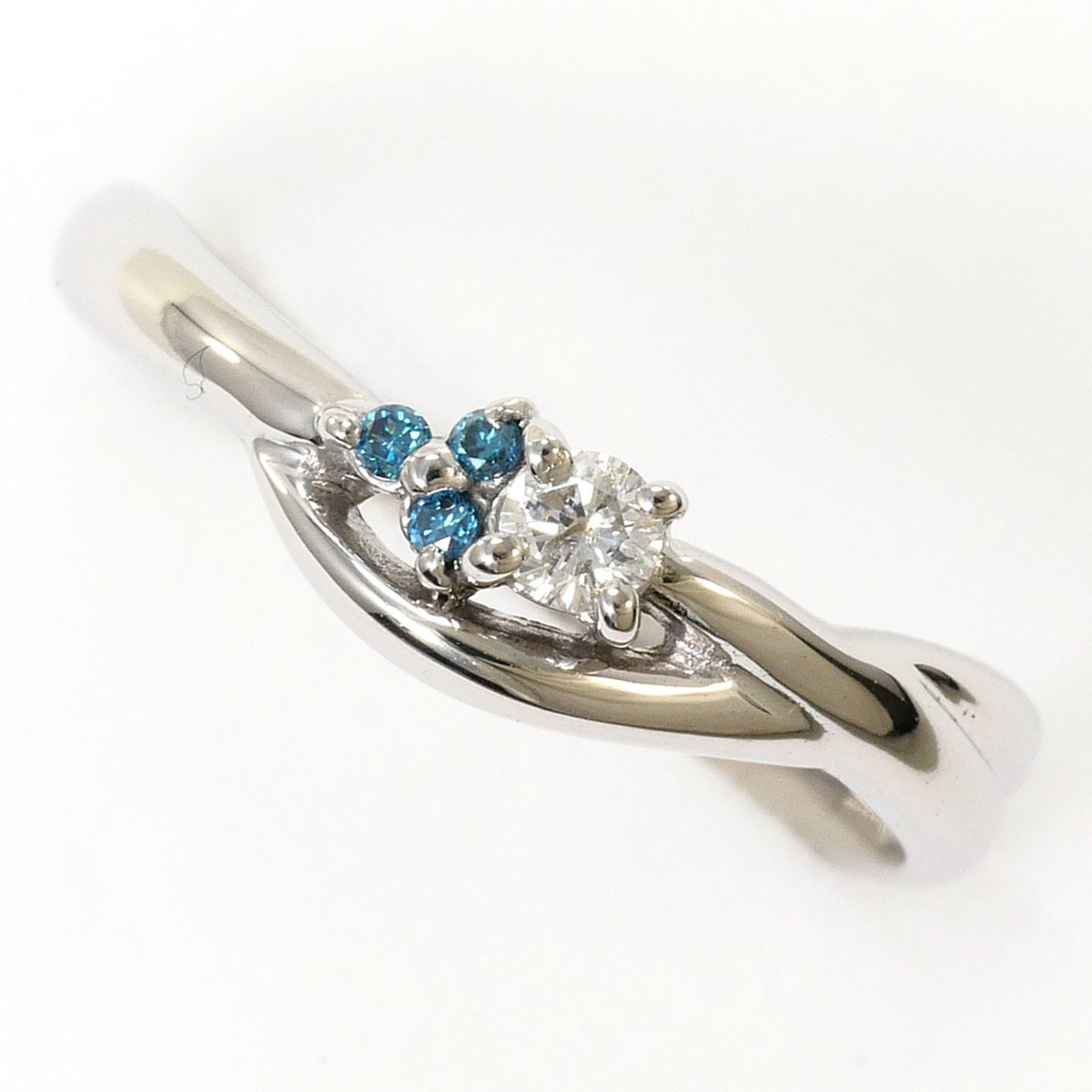 Unbranded White Gold White Gold (18K) Band Ring (Pre-Owned)