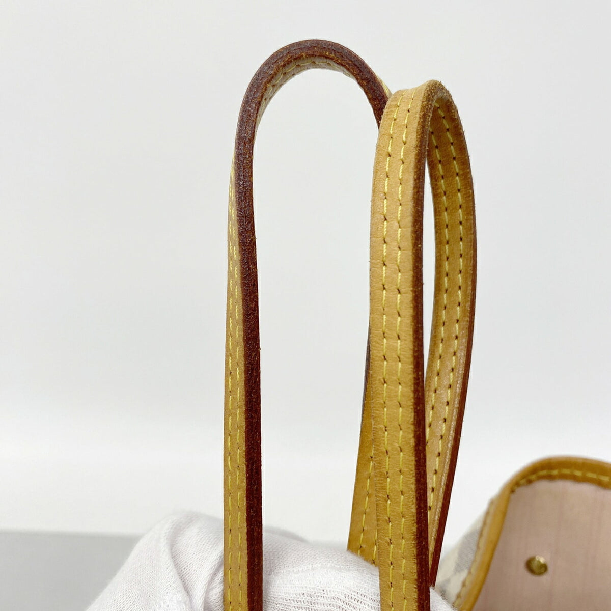 Louis Vuitton White Tote Bag (Pre-Owned)
