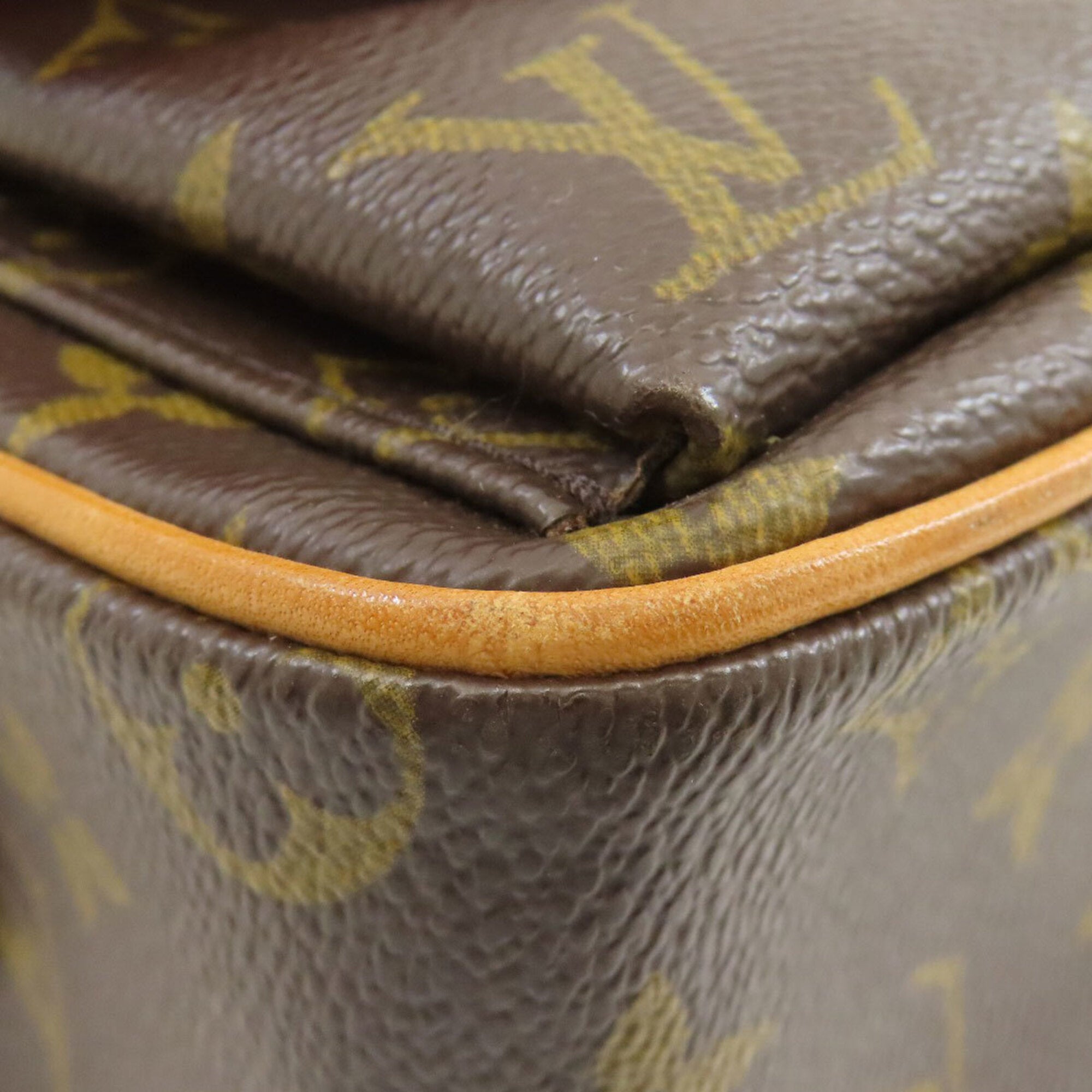 Louis Vuitton Monogram Monogram Shoulder Bag (Pre-Owned)