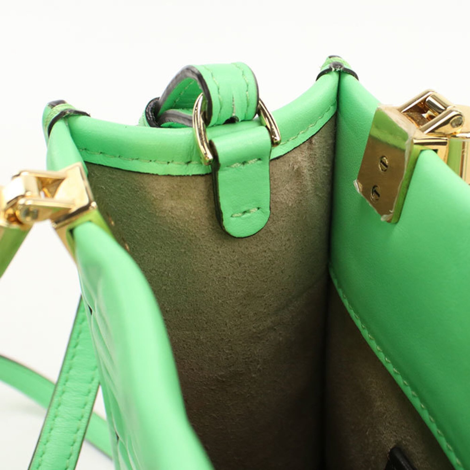 Fendi Green Leather Handbag (Pre-Owned)