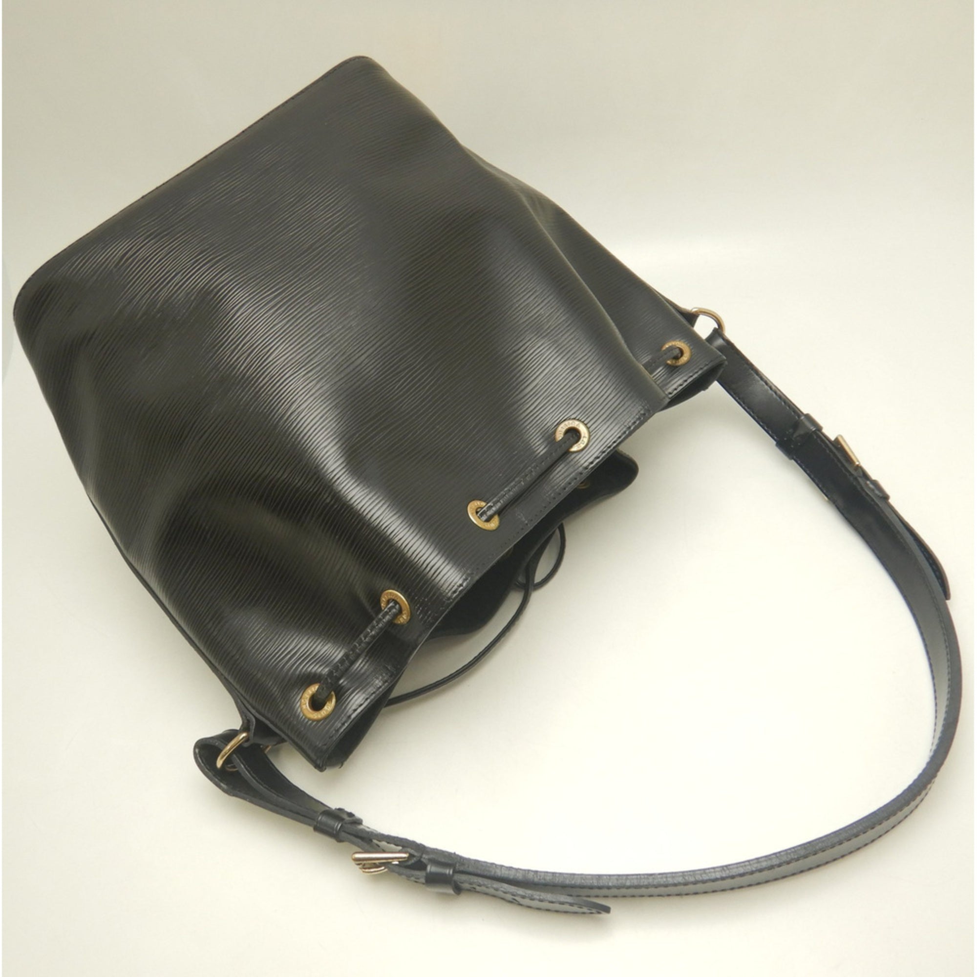 Louis Vuitton Epi Noir Epi Leather Shoulder Bag (Pre-Owned)