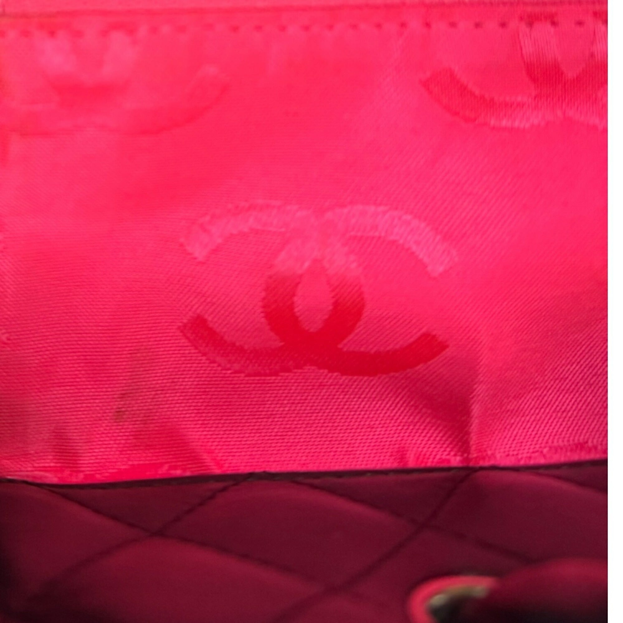 Chanel Black Pink Leather Tote Bag (Pre-Owned)