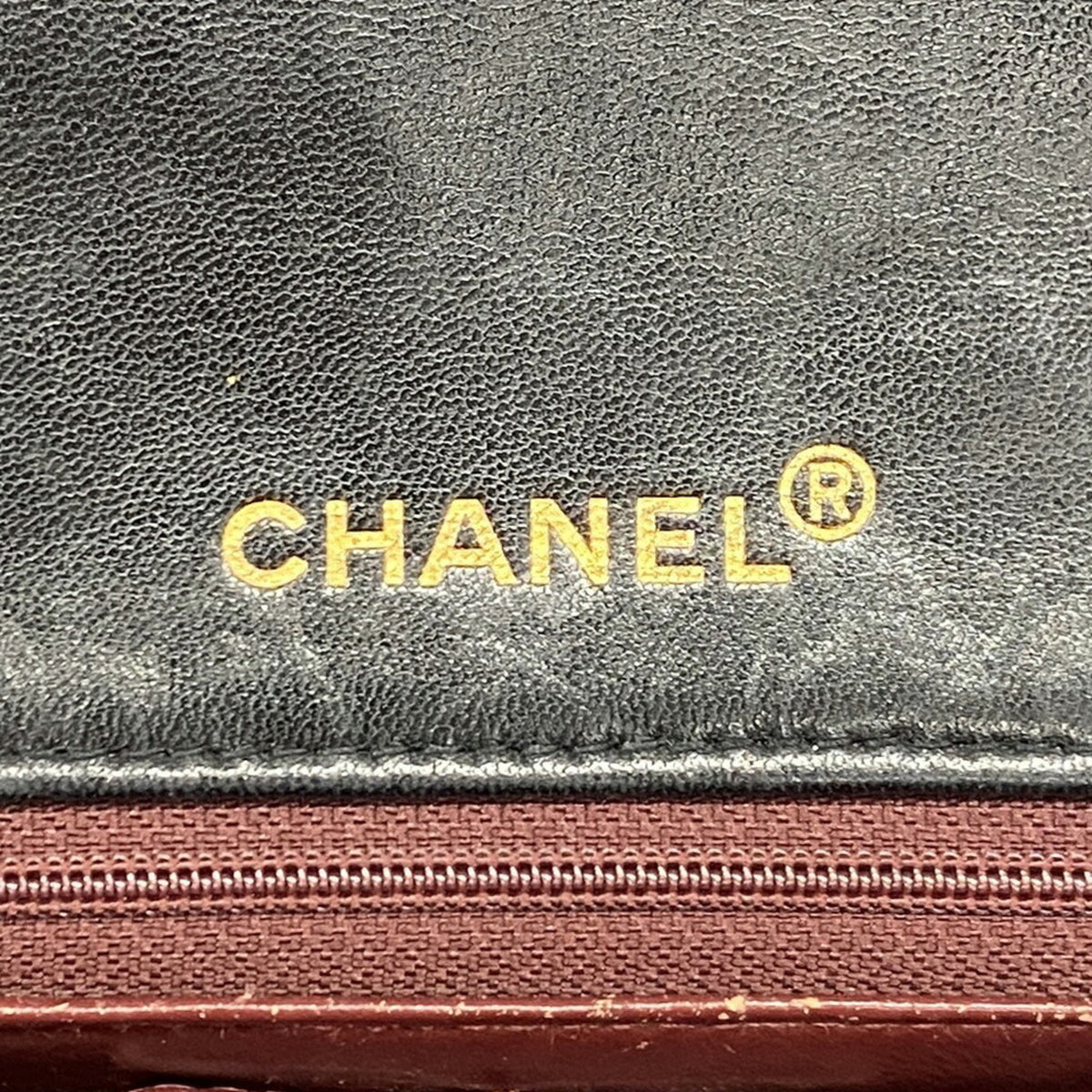 Chanel Black Leather Shoulder Bag (Pre-Owned)