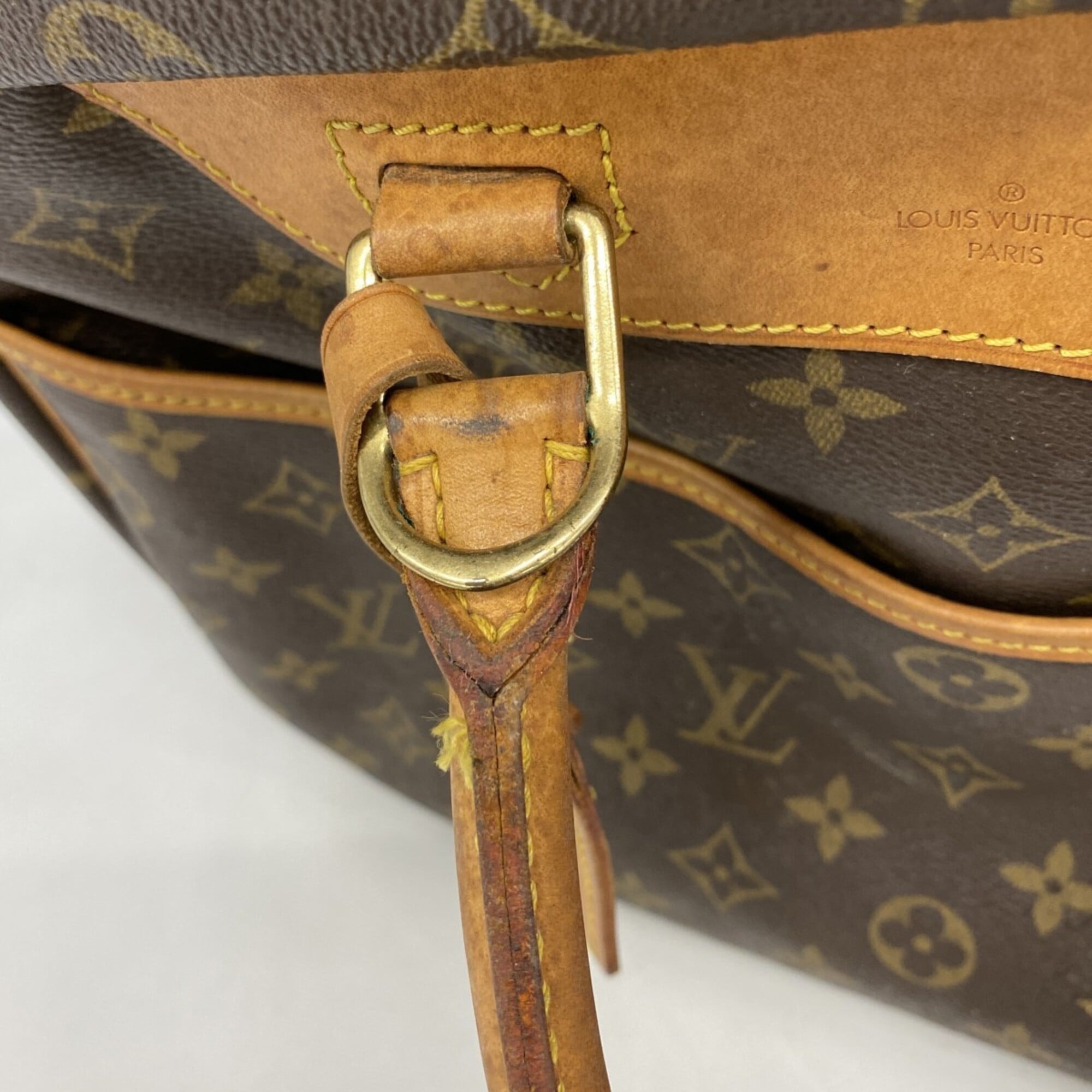 Louis Vuitton Brown Handbag (Pre-Owned)