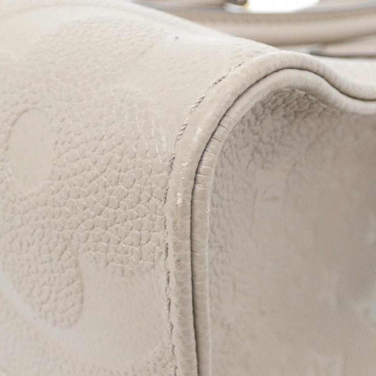 Louis Vuitton Tourterelle Leather Handbag (Pre-Owned)