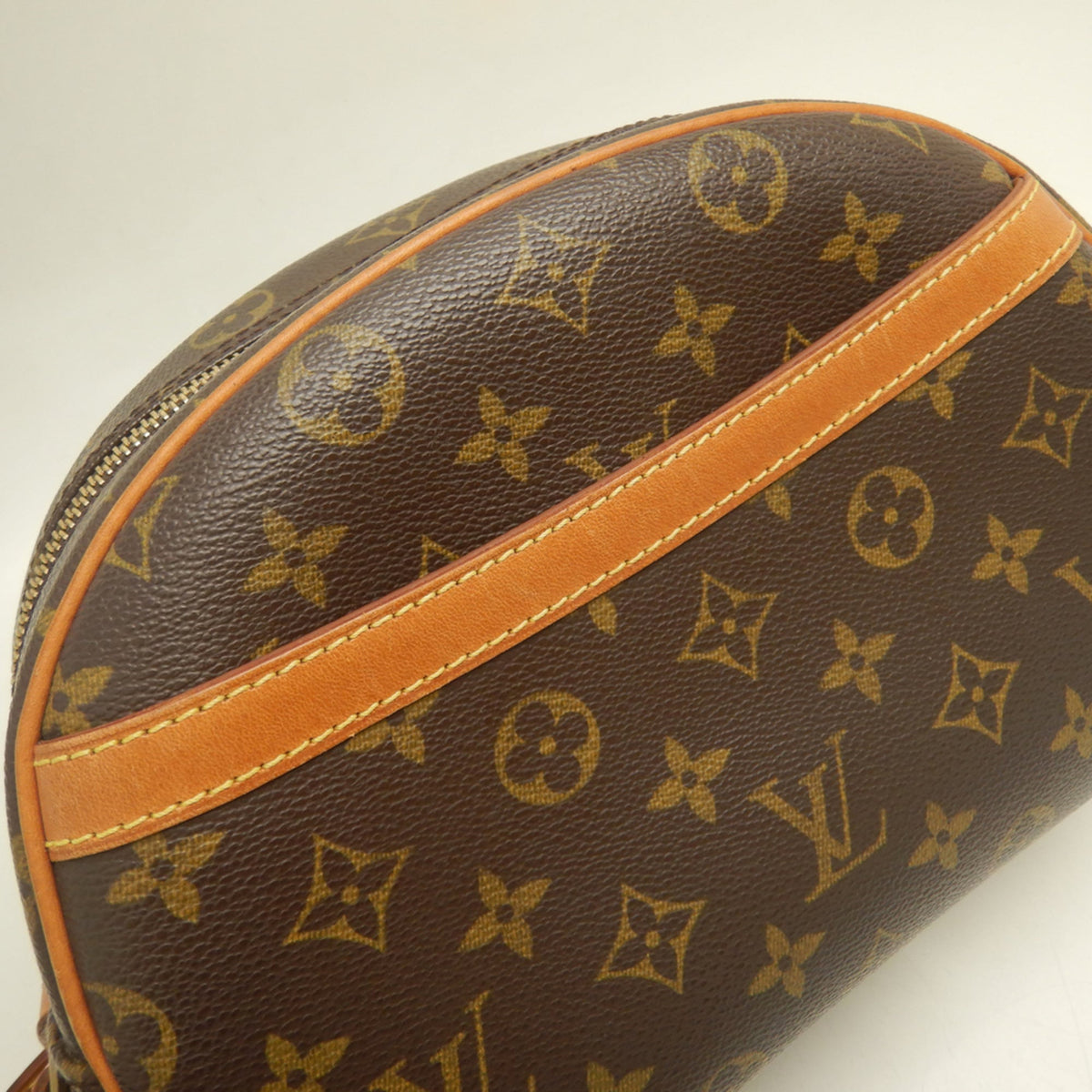 Louis Vuitton Brown Monogram Canvas Shoulder Bag (Pre-Owned)