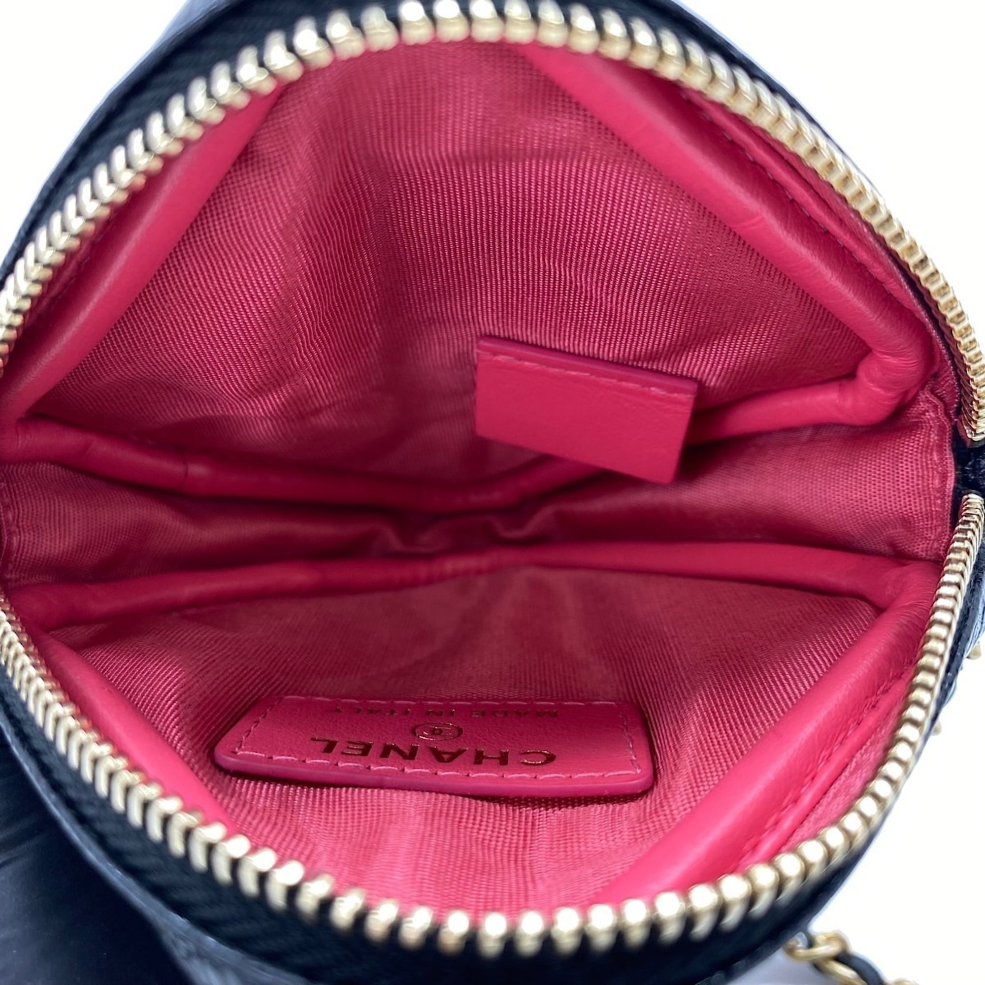 Chanel Black Shoulder Bag (Pre-Owned)