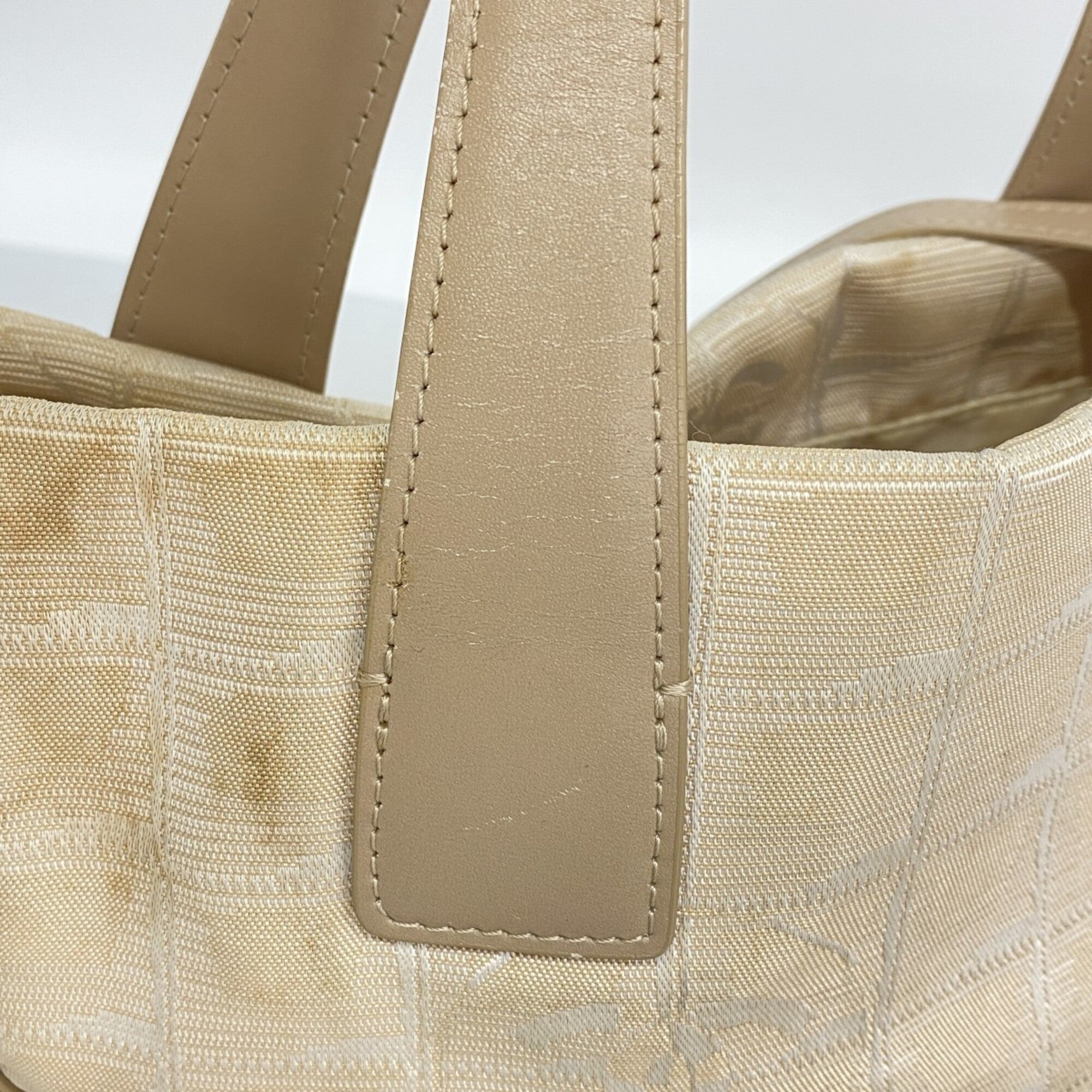 Chanel Beige Nylon Tote Bag (Pre-Owned)
