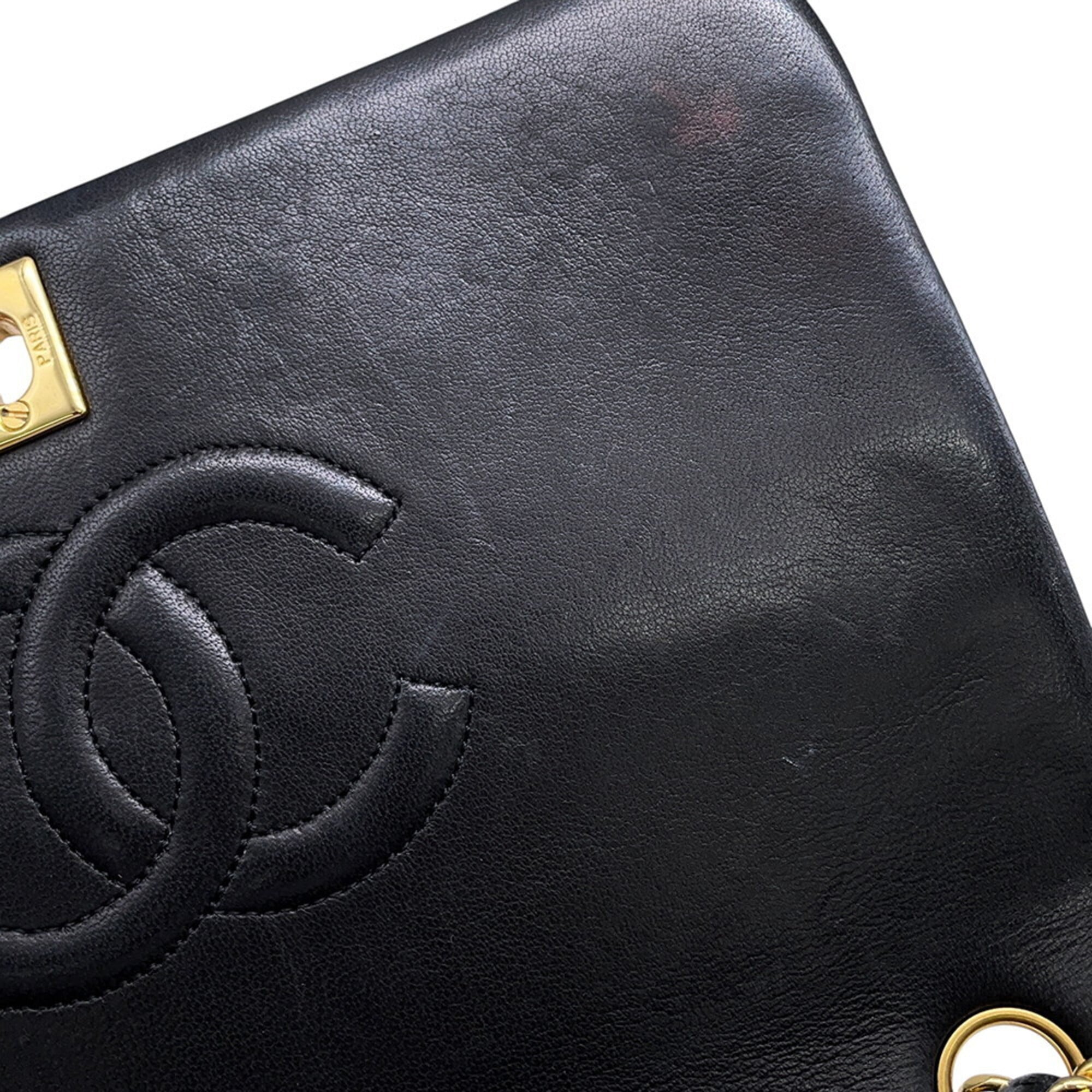 Chanel Black Leather Handbag Shoulder Bag (Pre-Owned)
