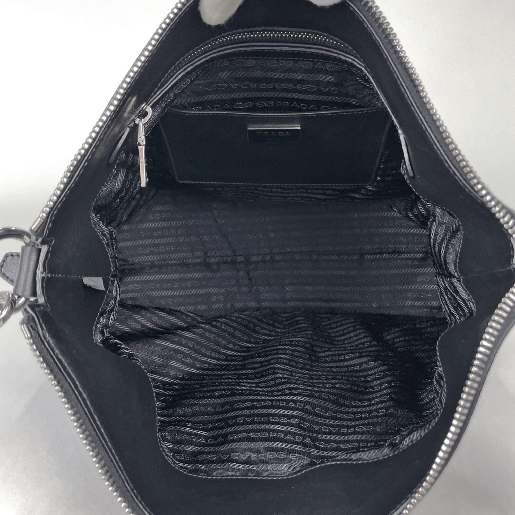 Prada Black Leather Shoulder Bag (Pre-Owned)
