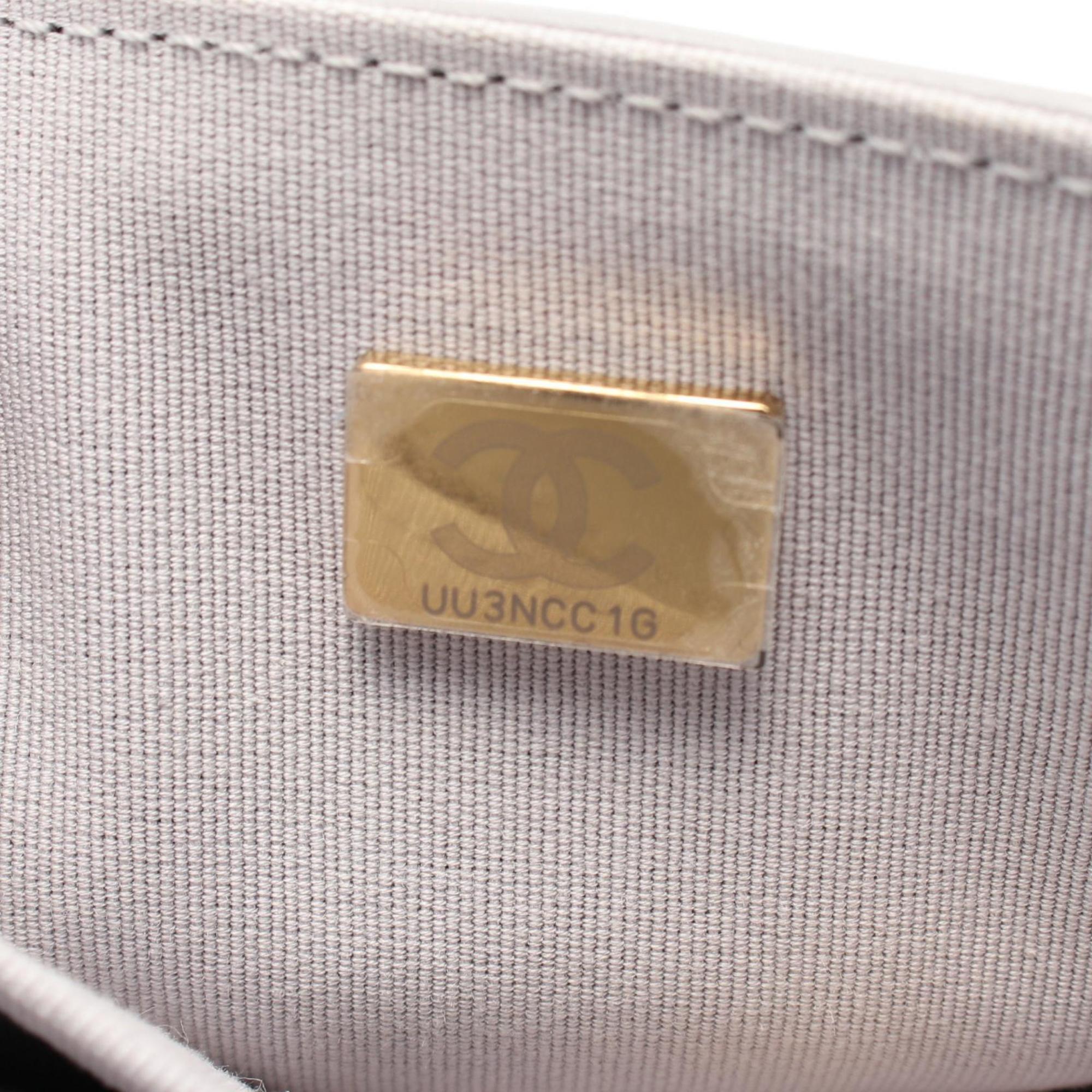 Chanel Gray Leather Shoulder Bag (Pre-Owned)