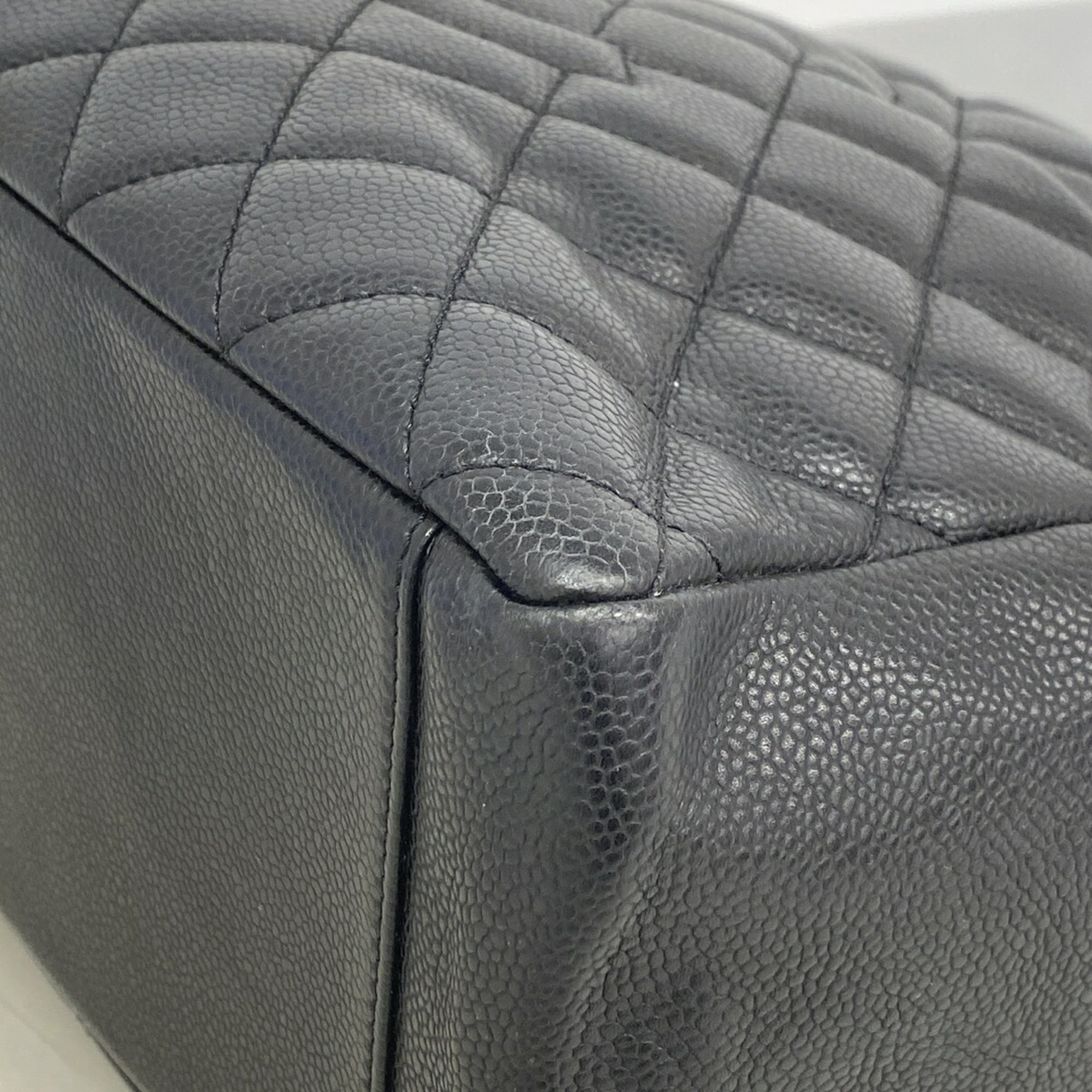 Chanel Black Grained Calfskin Tote Bag (Pre-Owned)