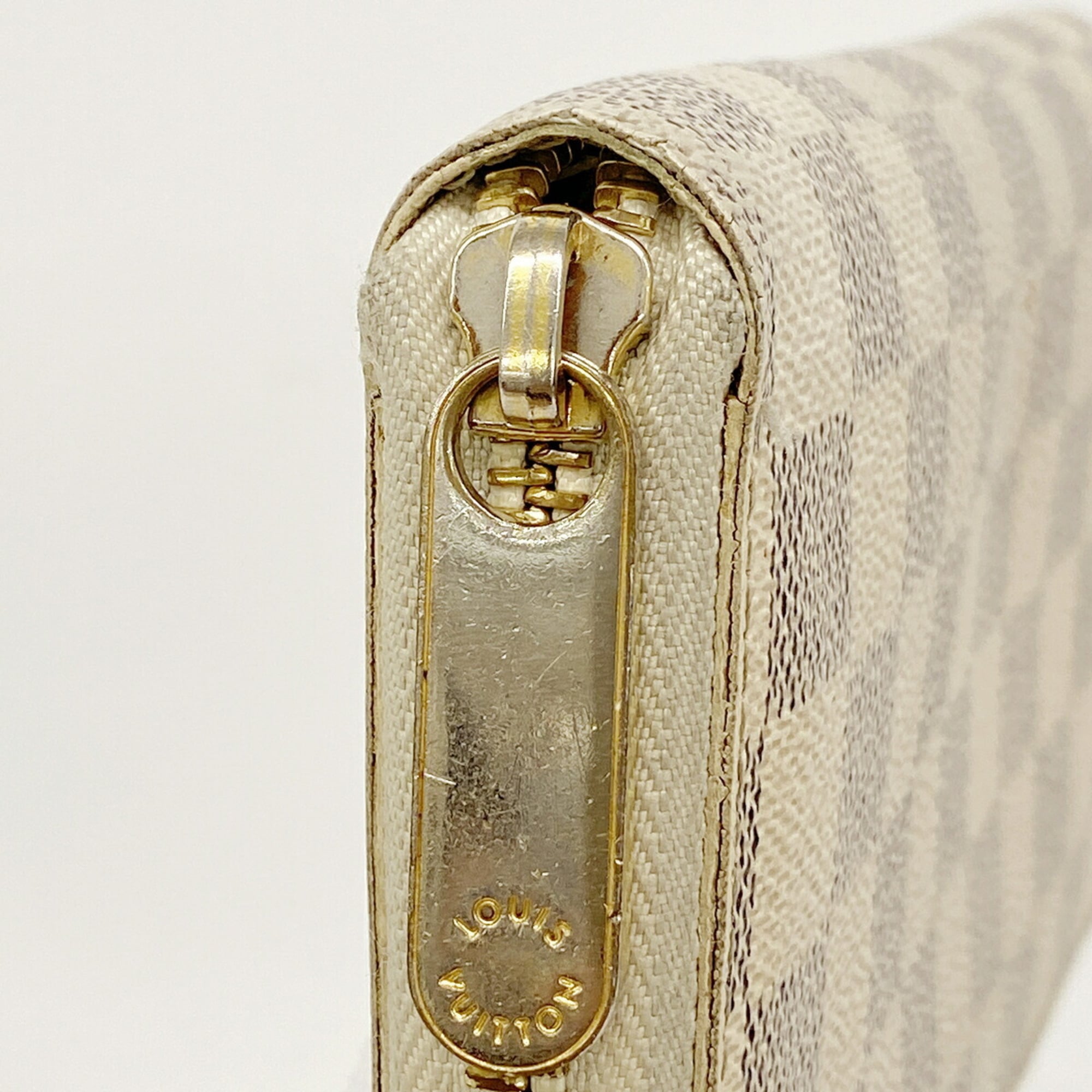 Louis Vuitton White Long Wallet (Bi-Fold) (Pre-Owned)