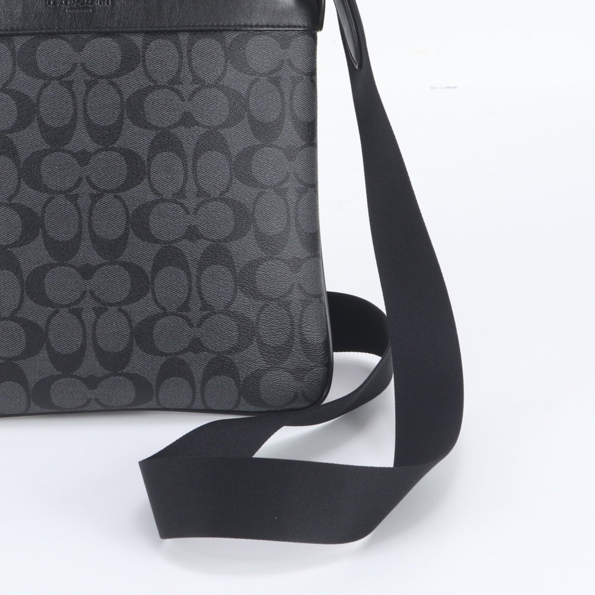 Coach Black Gray Leather Coated Canvas Messenger Bag Shoulder Bag (Pre-Owned)