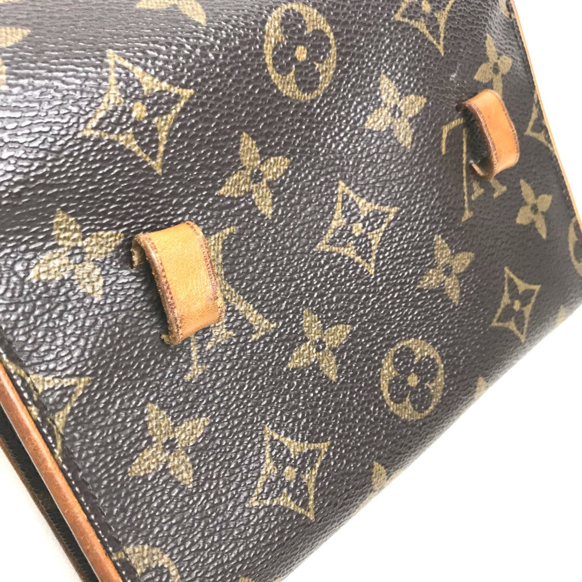 Louis Vuitton Brown Other Other (Pre-Owned)