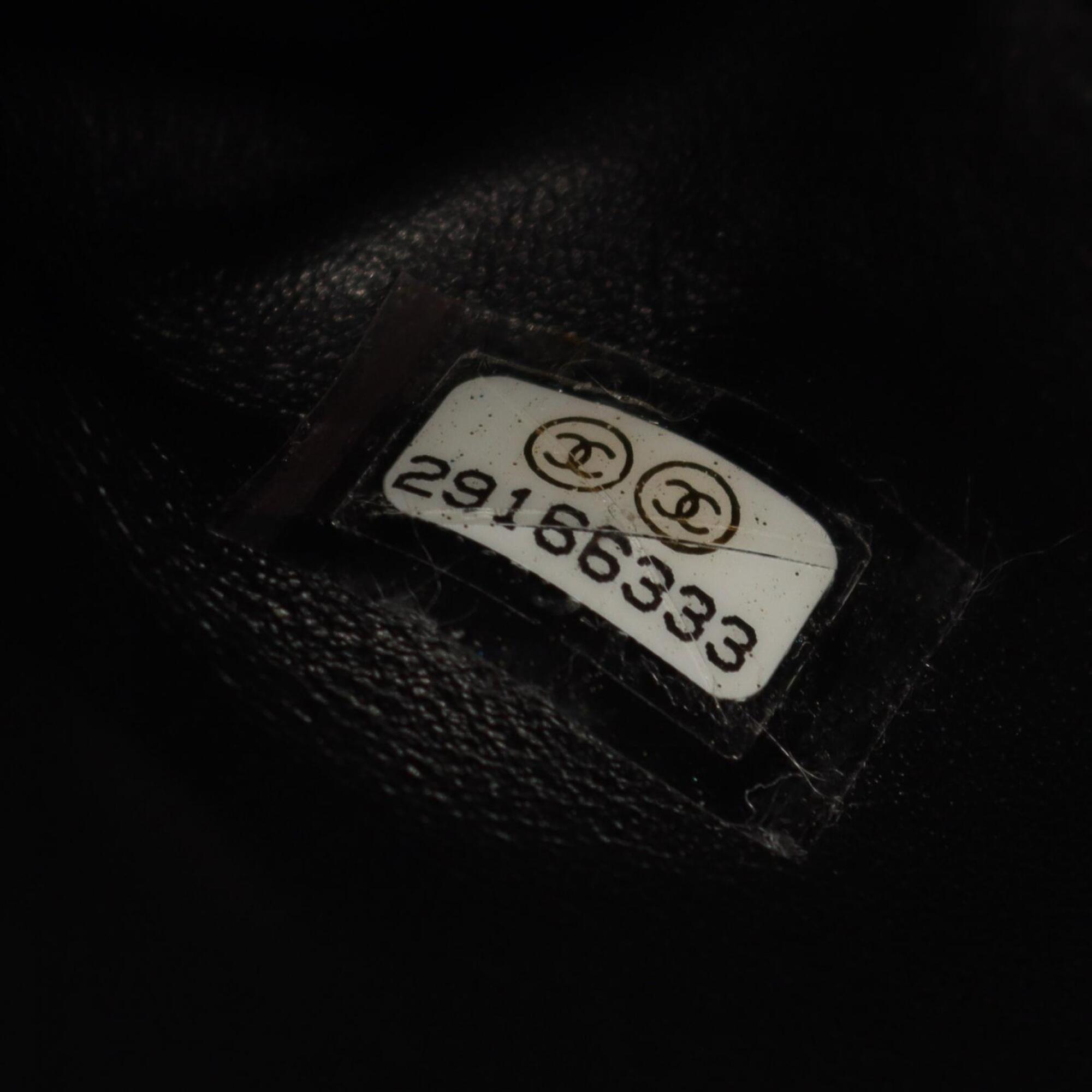 Chanel Black Leather Handbag Shoulder Bag (Pre-Owned)
