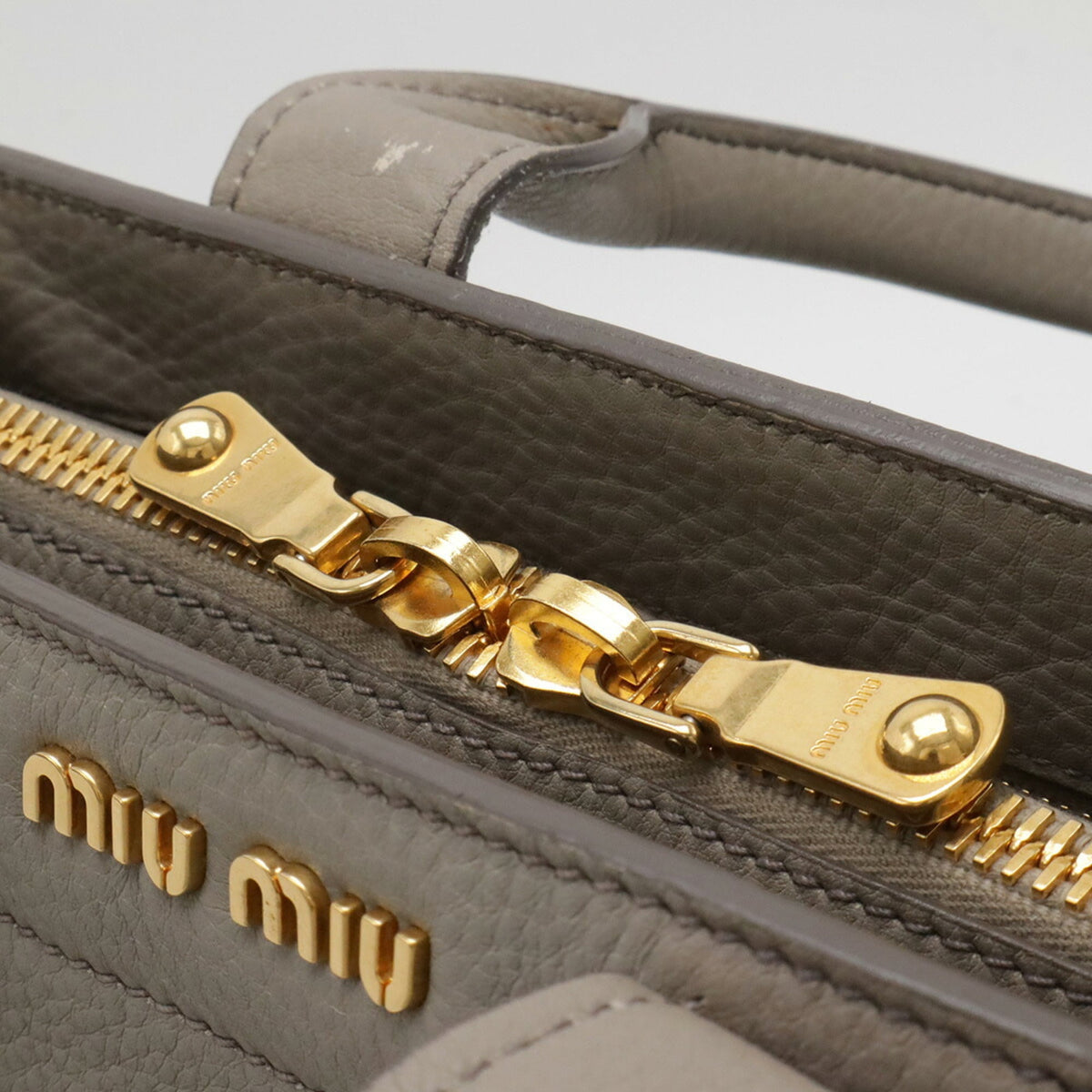 Miu Miu Grayish Leather Handbag Shoulder Bag Tote Bag (Pre-Owned)