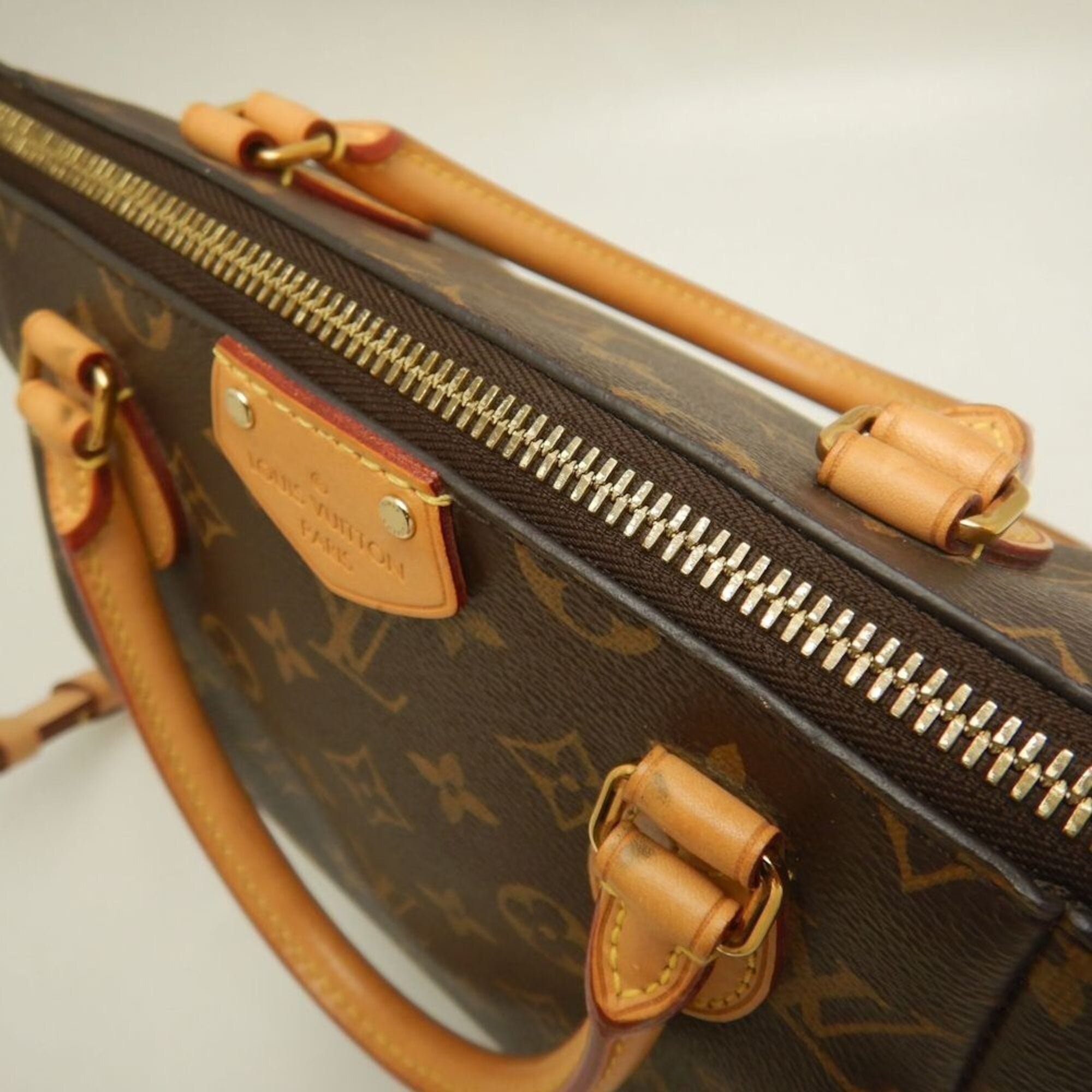 Louis Vuitton Brown Monogram Canvas Handbag (Pre-Owned)