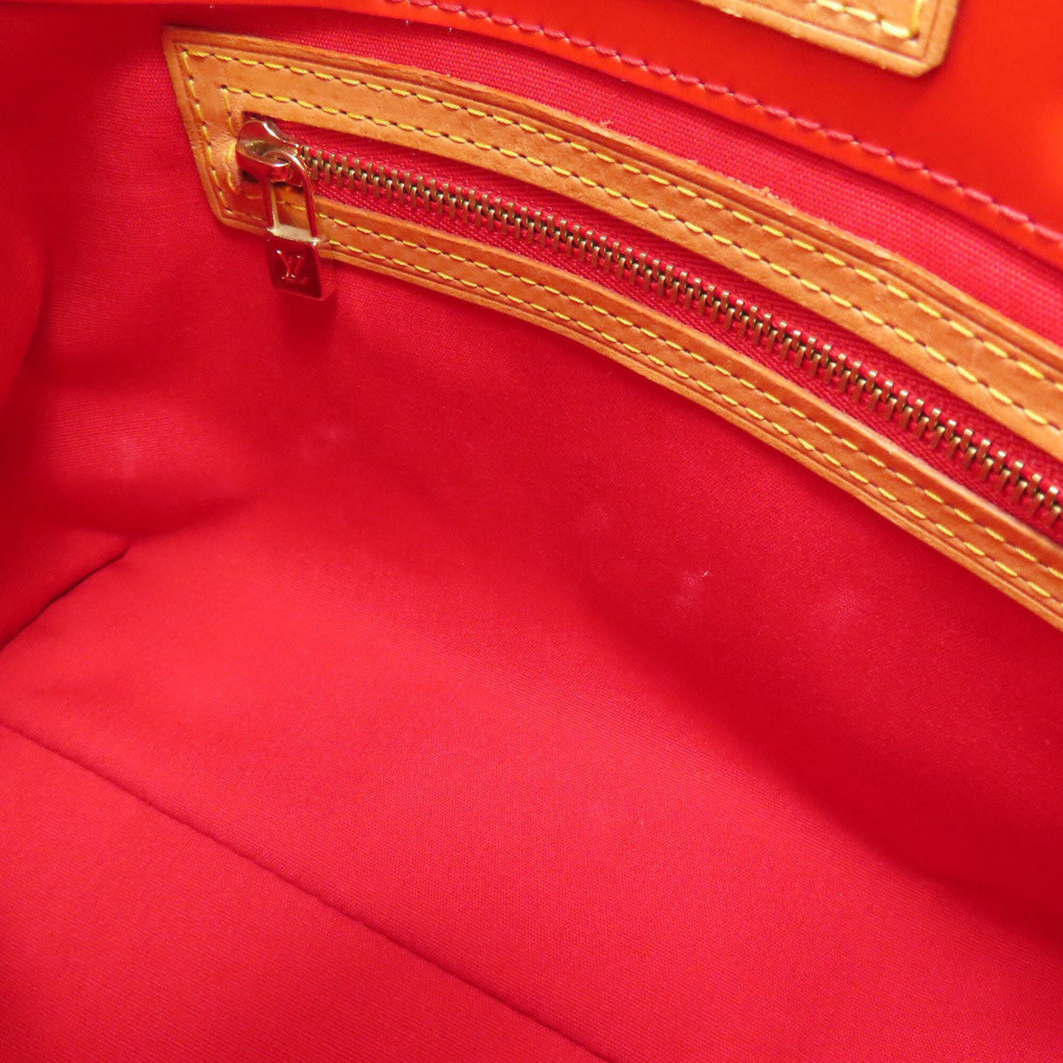 Louis Vuitton Vernis Red Color Vernis Handbag (Pre-Owned)