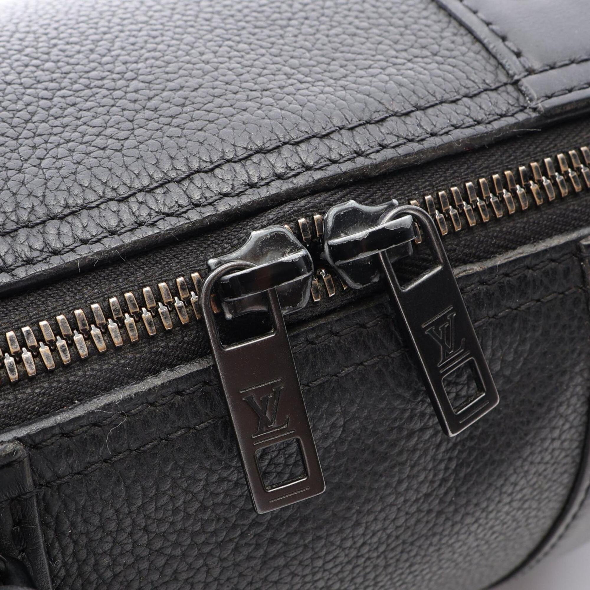Louis Vuitton Black Leather Handbag Shoulder Bag (Pre-Owned)