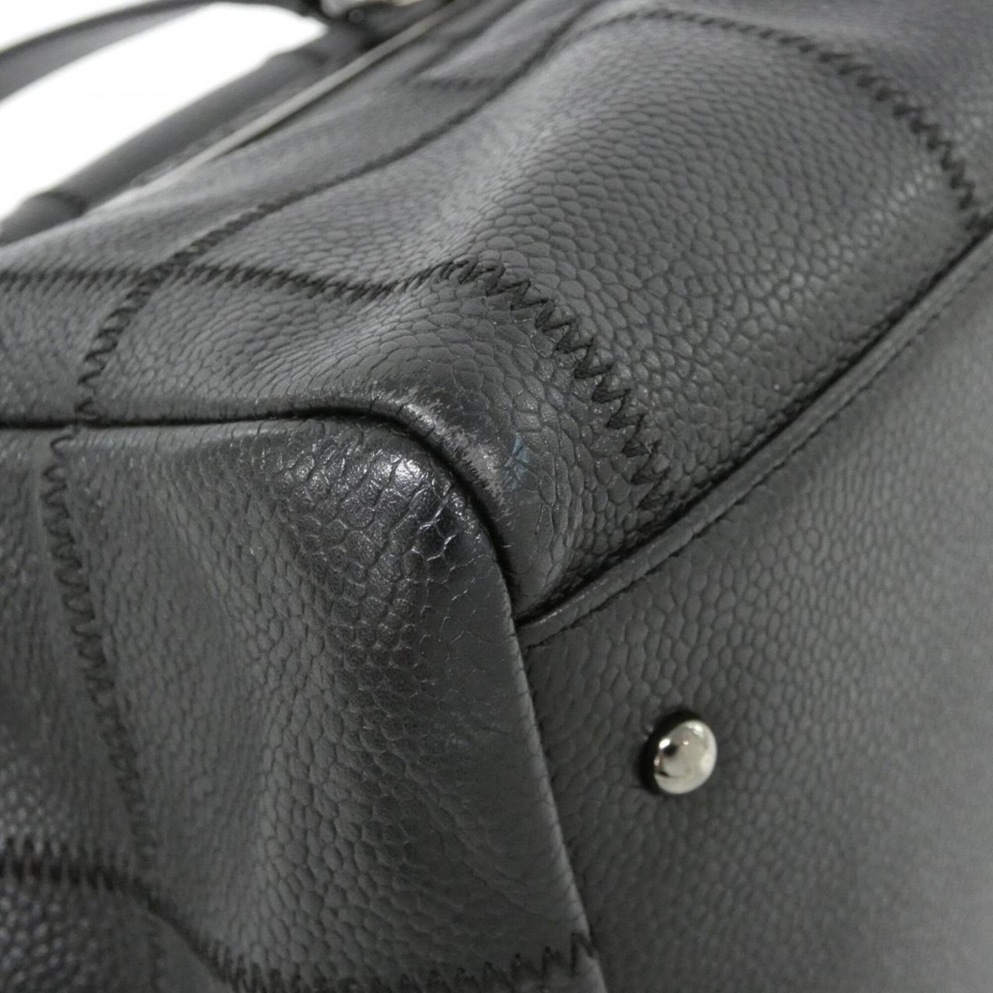 Chanel Black Grained Calfskin Shoulder Bag (Pre-Owned)
