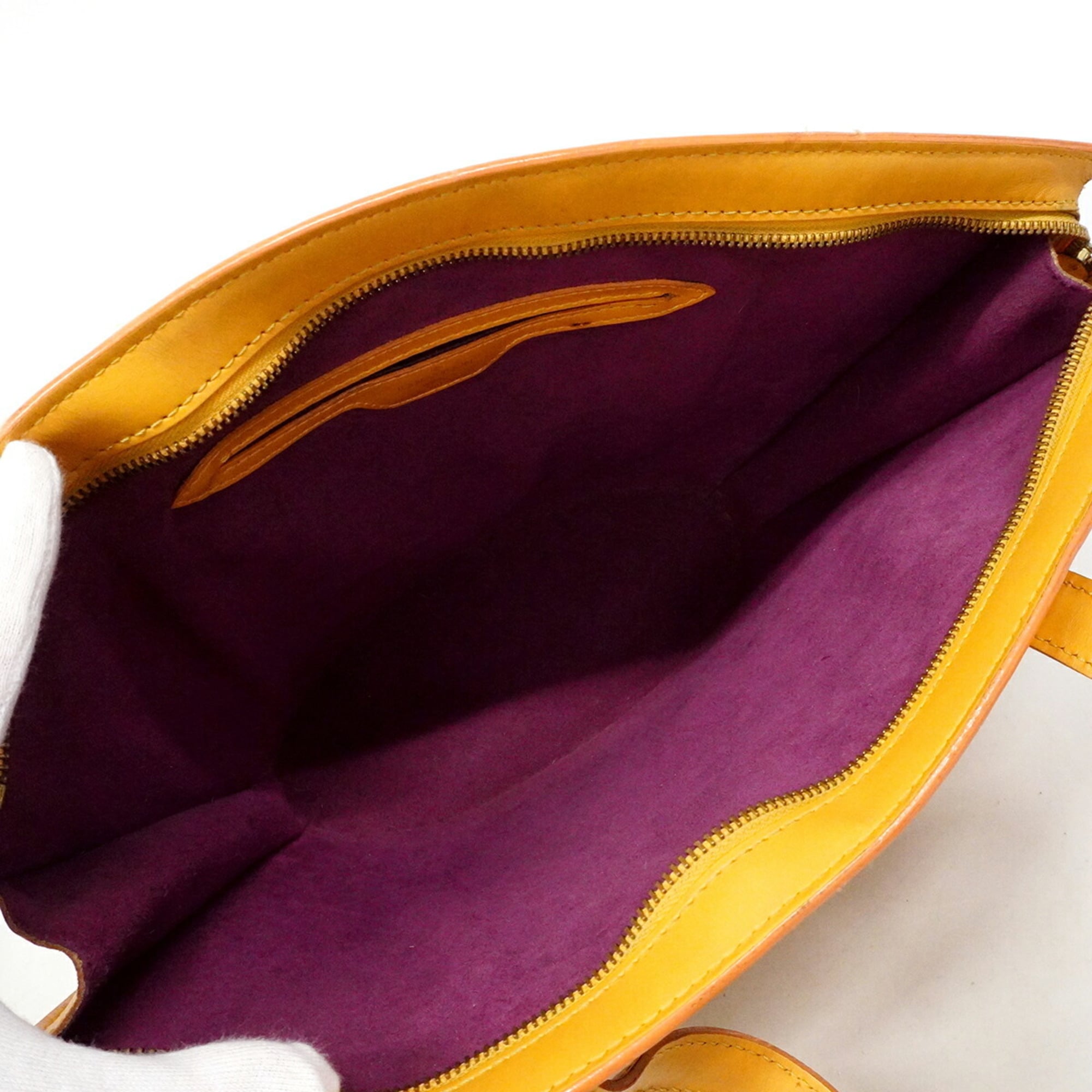 Louis Vuitton Jaune Shoulder Bag (Pre-Owned)