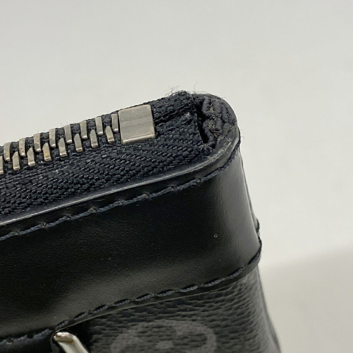 Louis Vuitton Black Clutch Bag (Pre-Owned)