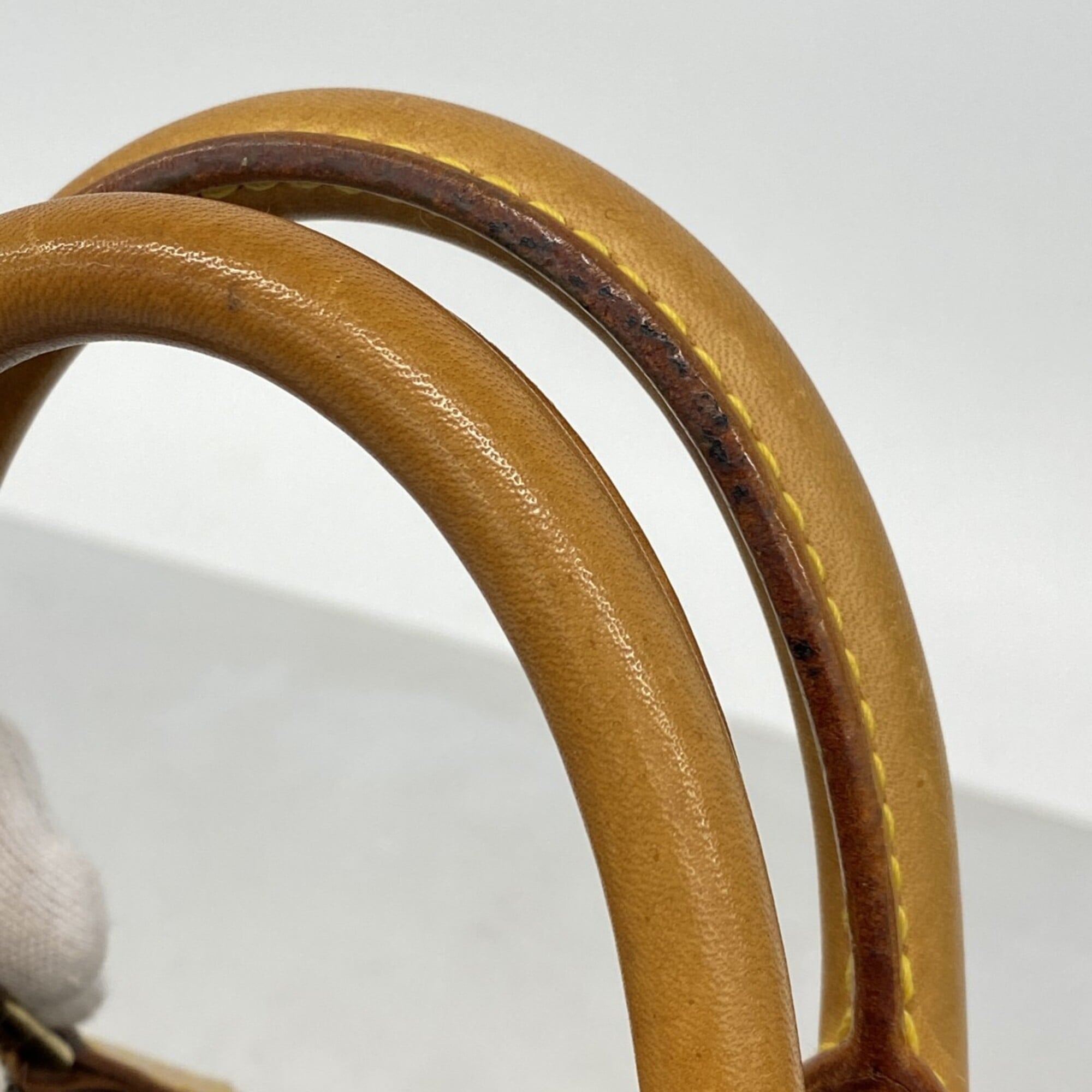Louis Vuitton Brown Handbag (Pre-Owned)