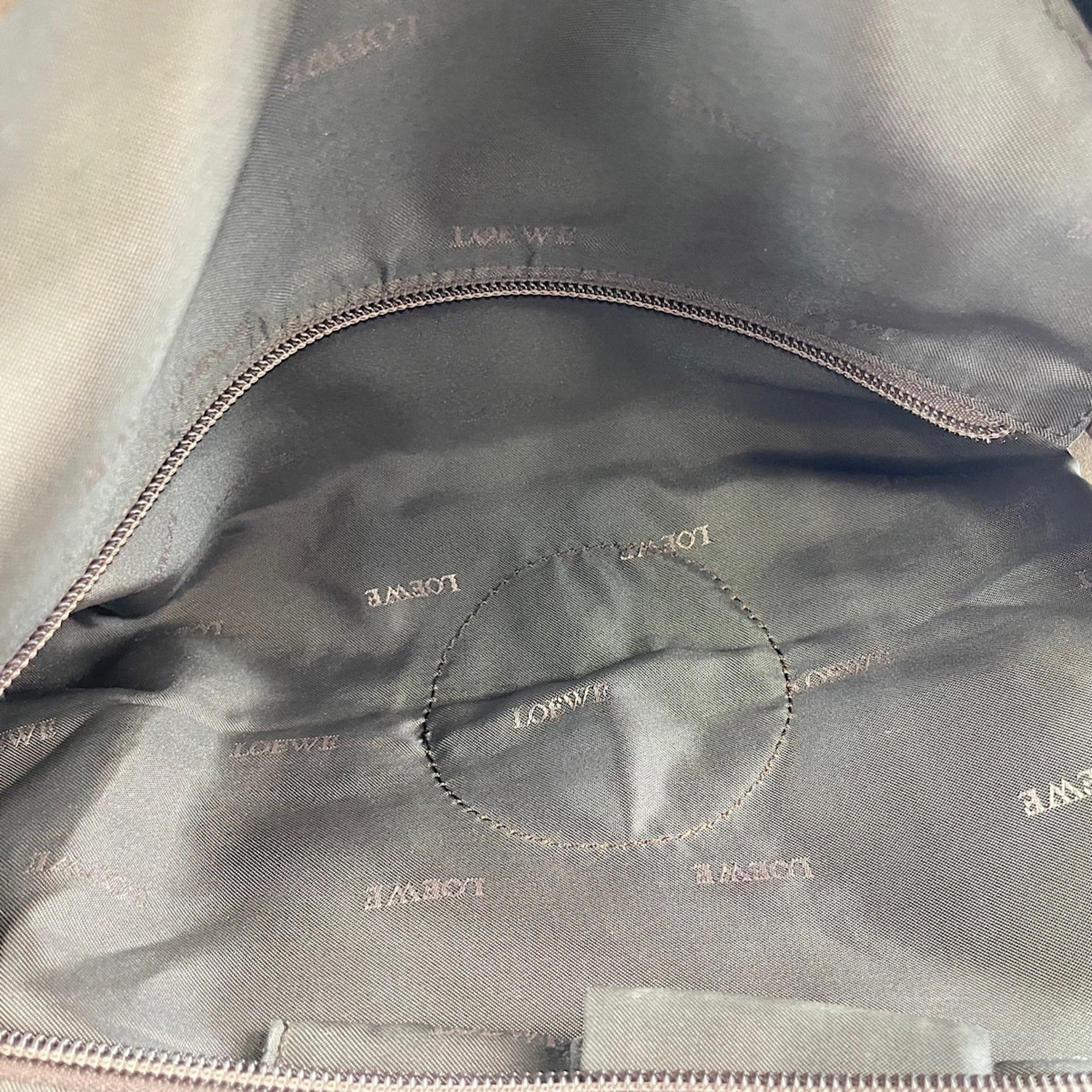 Loewe Brown Handbag (Pre-Owned)