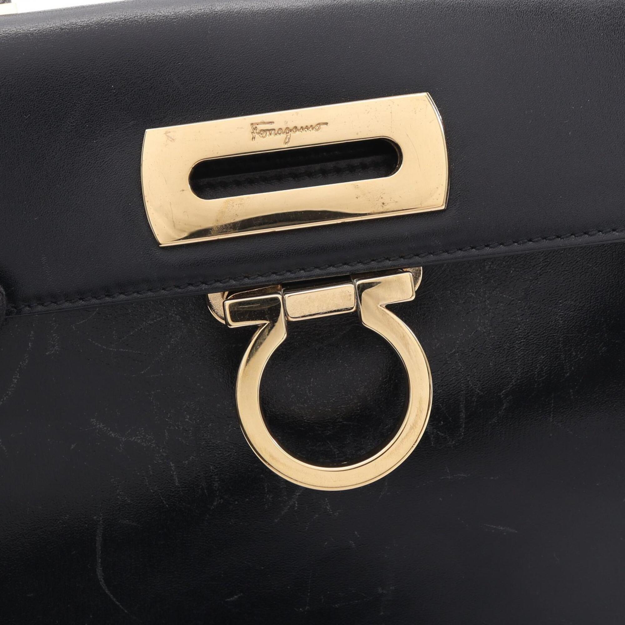 Salvatore Ferragamo Navy Leather Handbag (Pre-Owned)