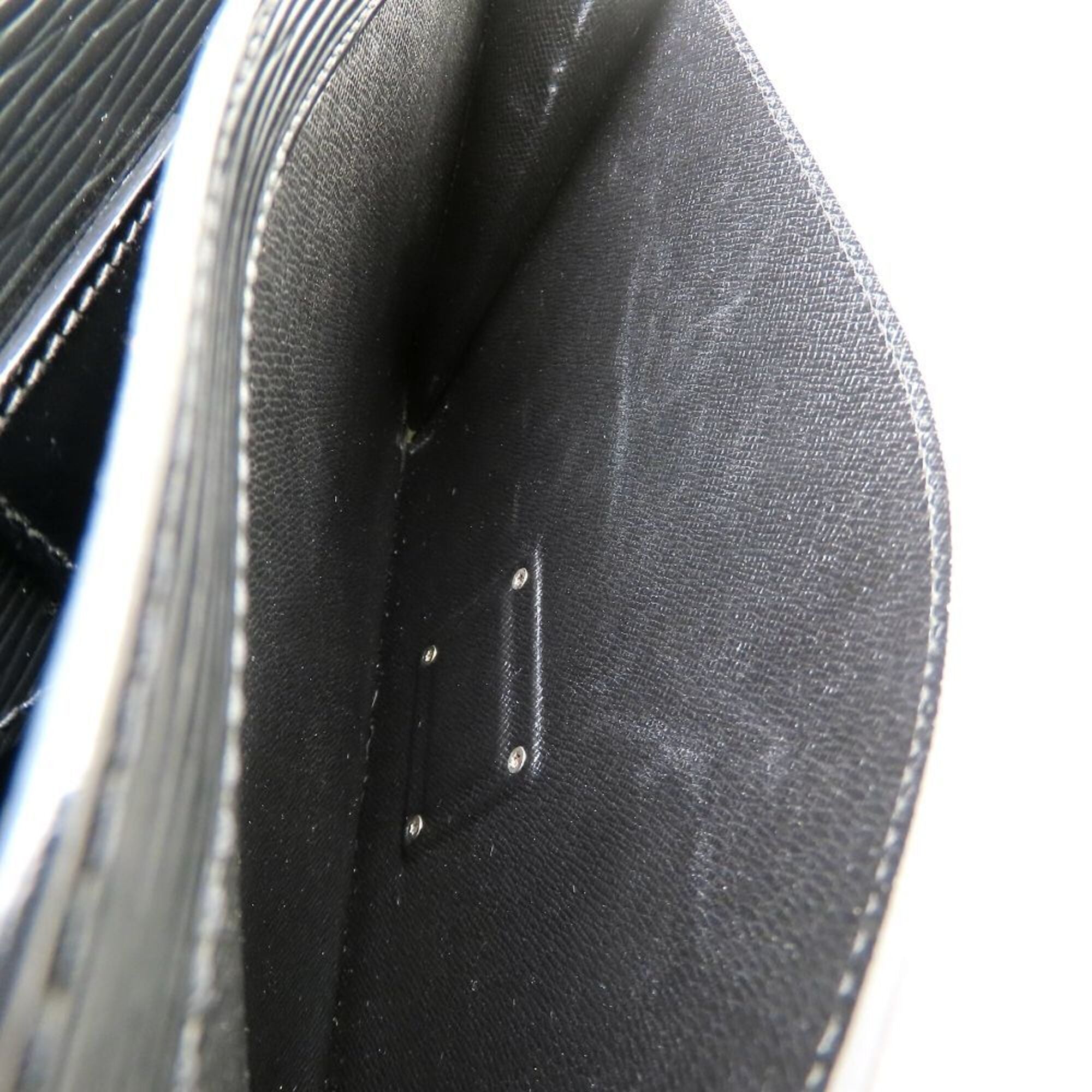 Louis Vuitton Noir Epi Leather Clutch Bag Pochette (Pre-Owned)