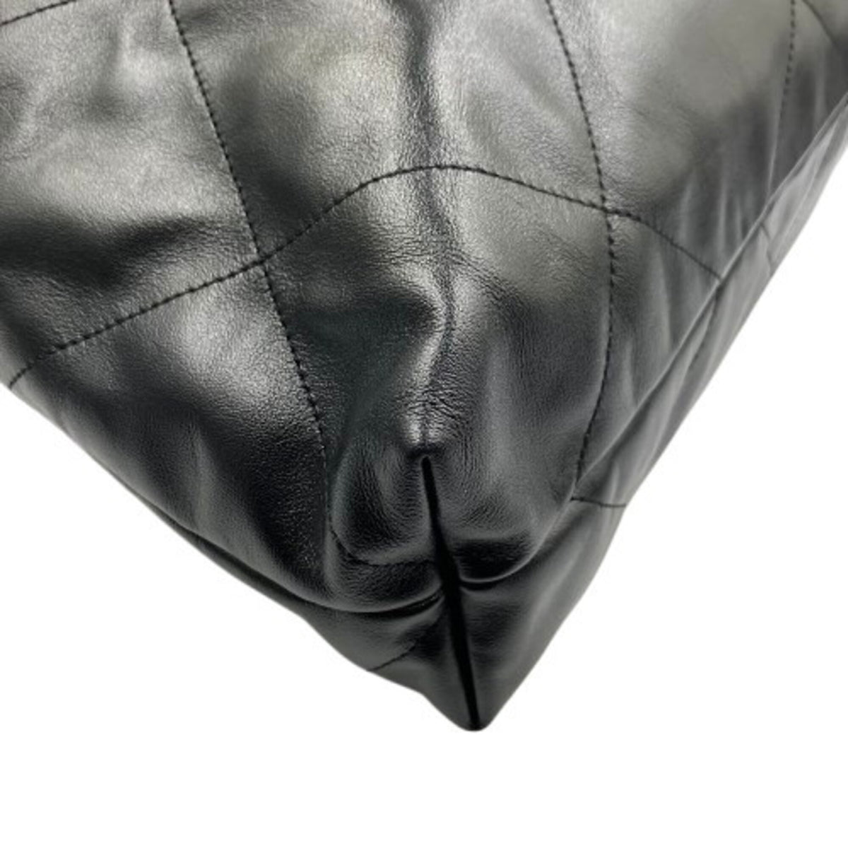 Chanel Black Leather Shoulder Bag (Pre-Owned)