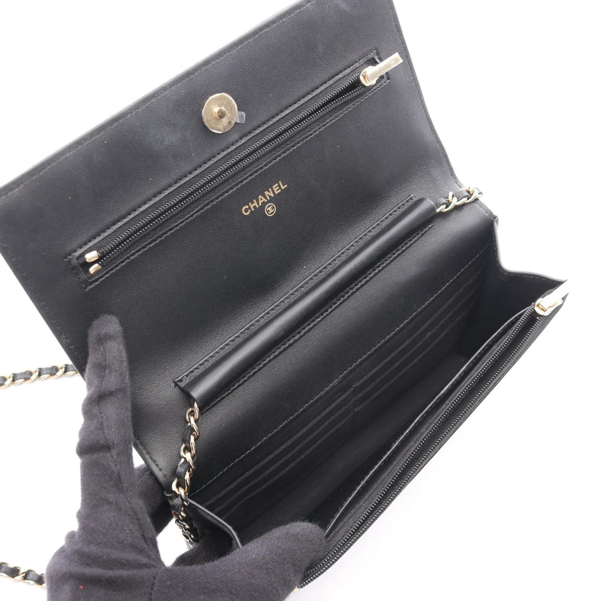 Chanel Black Leather Handbag Shoulder Bag (Pre-Owned)