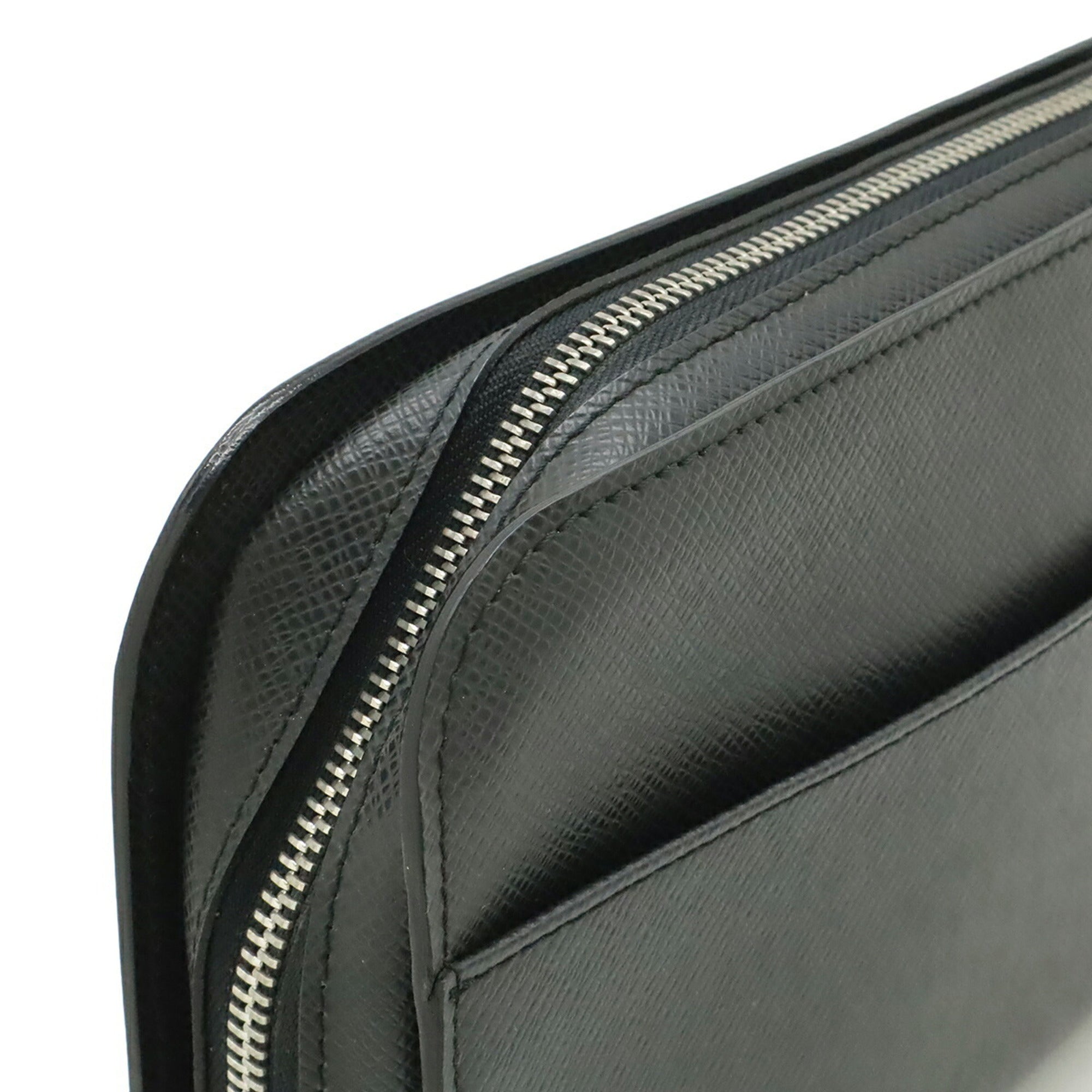 Louis Vuitton Ardoise Black Taiga Leather Clutch Bag Handbag (Pre-Owned)