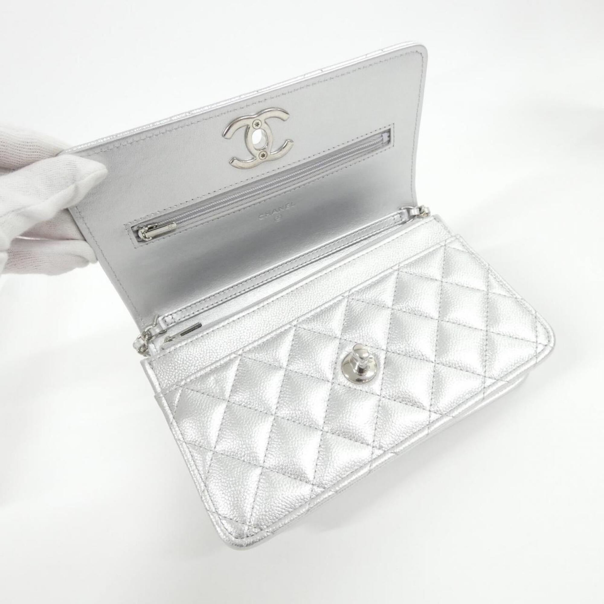 Chanel Silver Grained Calfskin Chain/Shoulder Wallet (Pre-Owned)