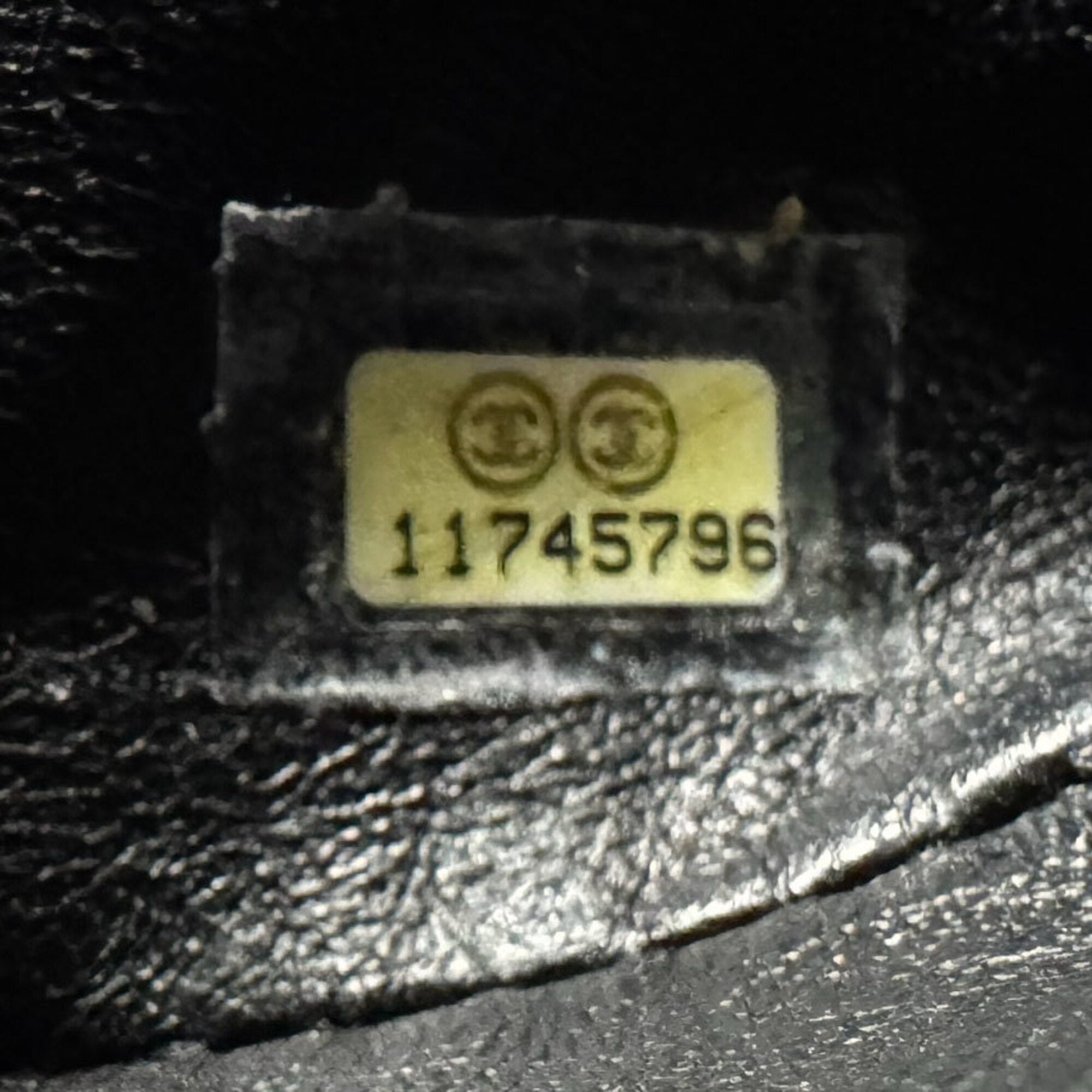 Chanel Black Grained Calfskin Shoulder Bag (Pre-Owned)