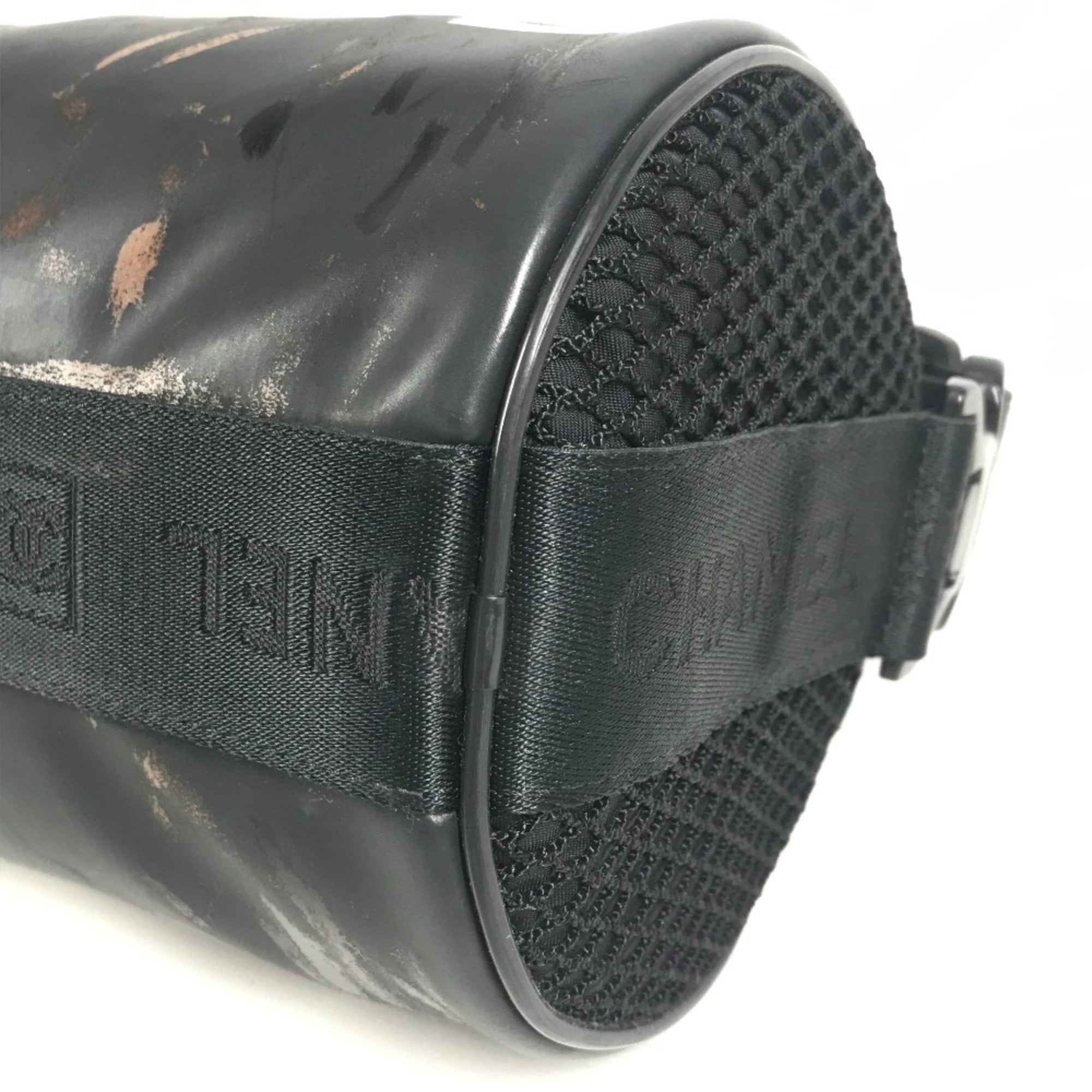 Chanel Black White Nylon Shoulder Bag (Pre-Owned)