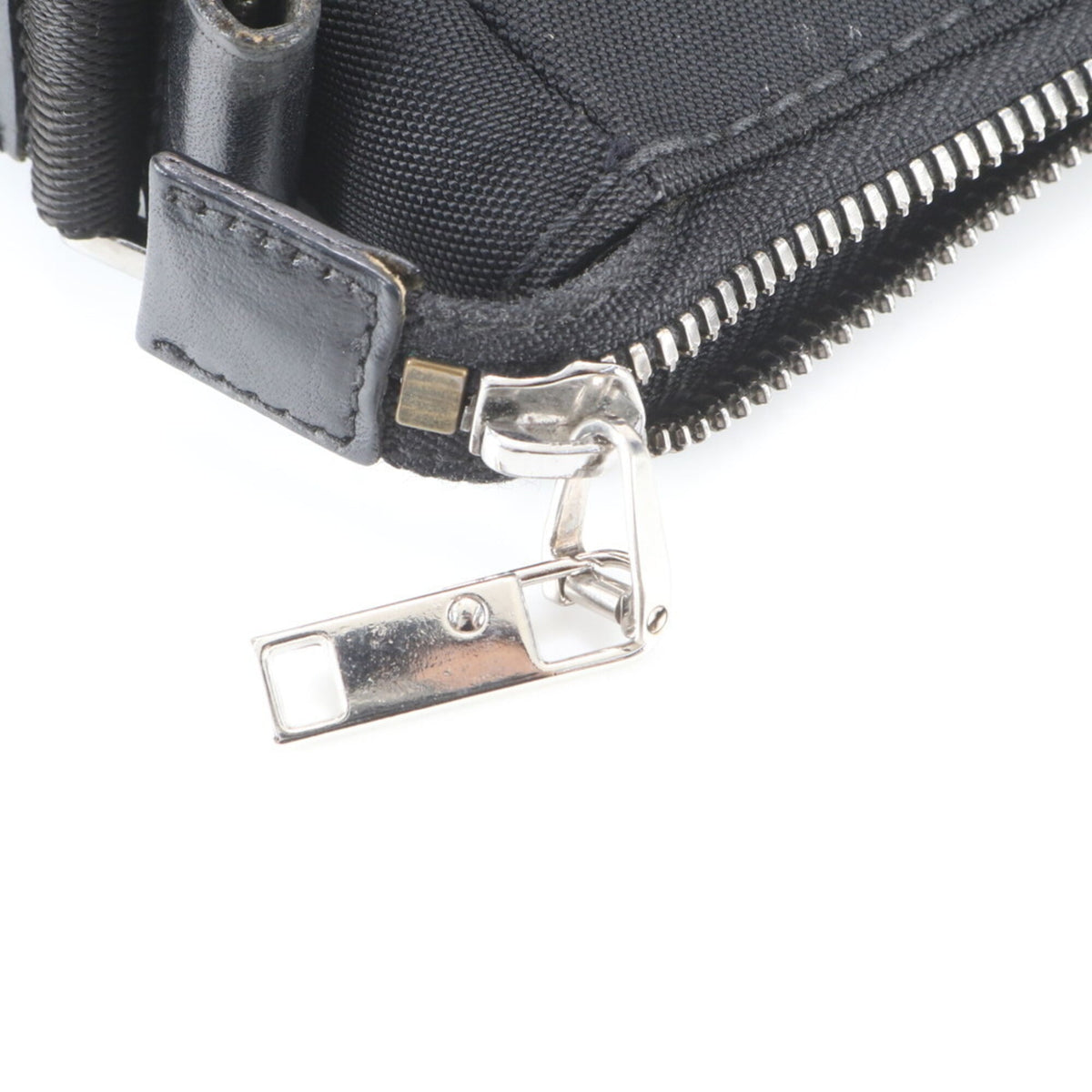 Gucci Black Leather Nylon Messenger Bag Shoulder Bag (Pre-Owned)