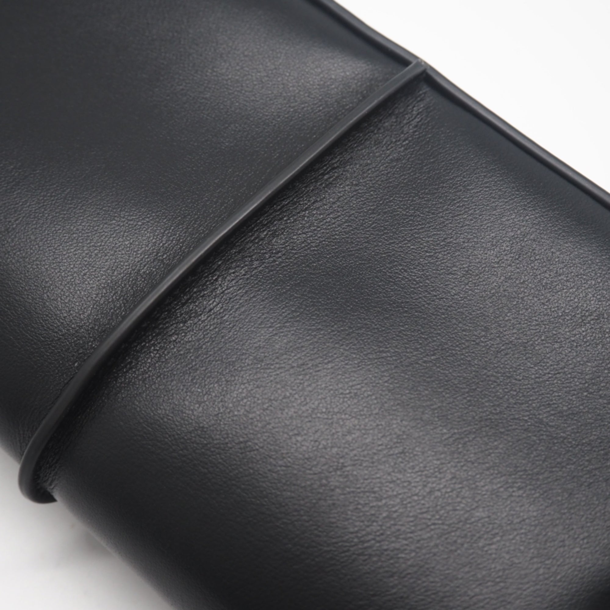 Tod's Black Leather Shoulder Bag Sling Bag (Pre-Owned)