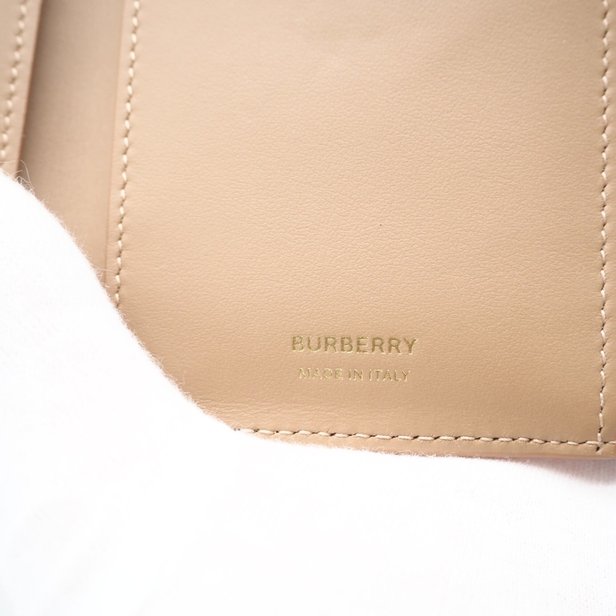 Burberry Beige Cream Leather Wallet (Tri-Fold) (Pre-Owned)