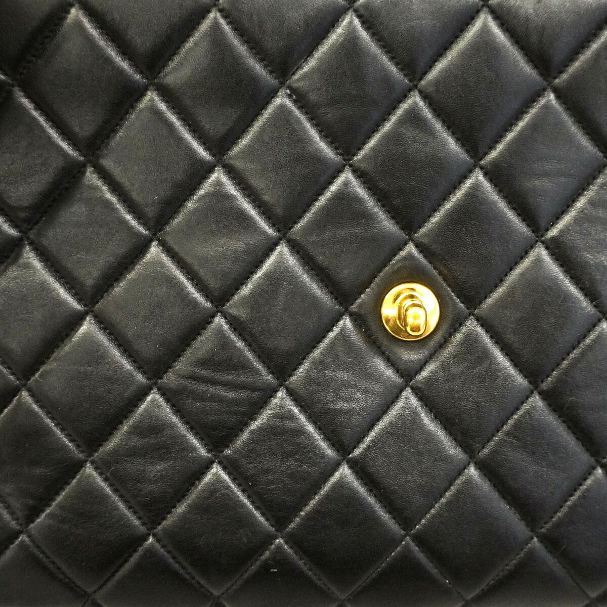 Chanel Black Shoulder Bag (Pre-Owned)