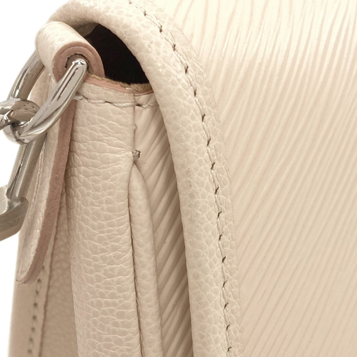 Louis Vuitton Epi White Epi Leather Shoulder Bag (Pre-Owned)