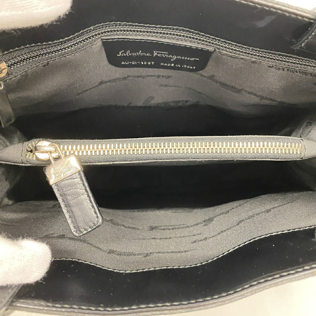 Salvatore Ferragamo Black Leather Tote Bag (Pre-Owned)