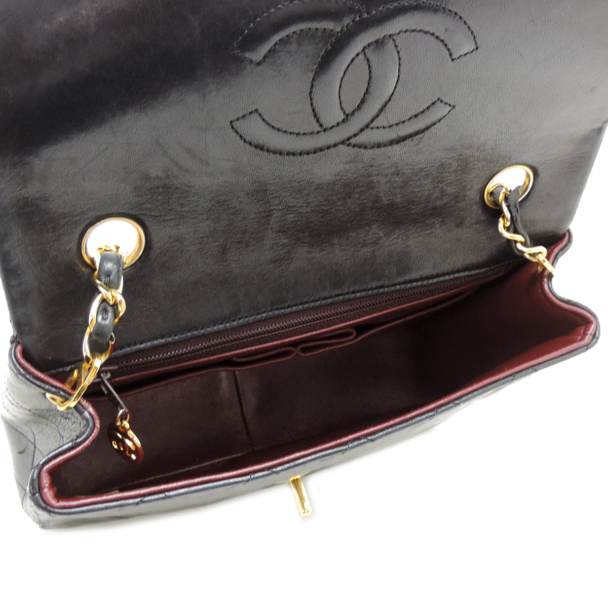 Chanel Black Leather Shoulder Bag (Pre-Owned)