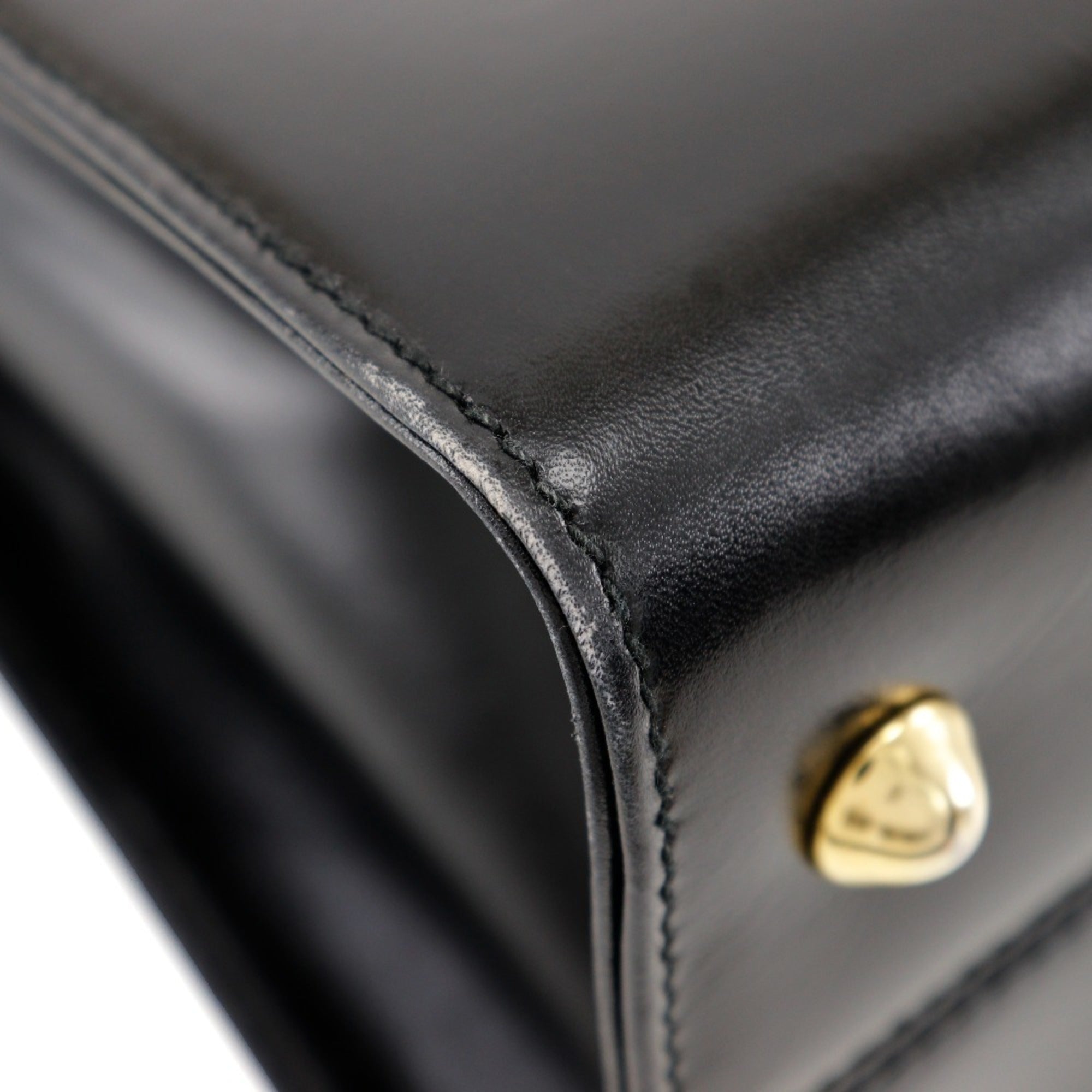 Bally Black Leather Handbag (Pre-Owned)