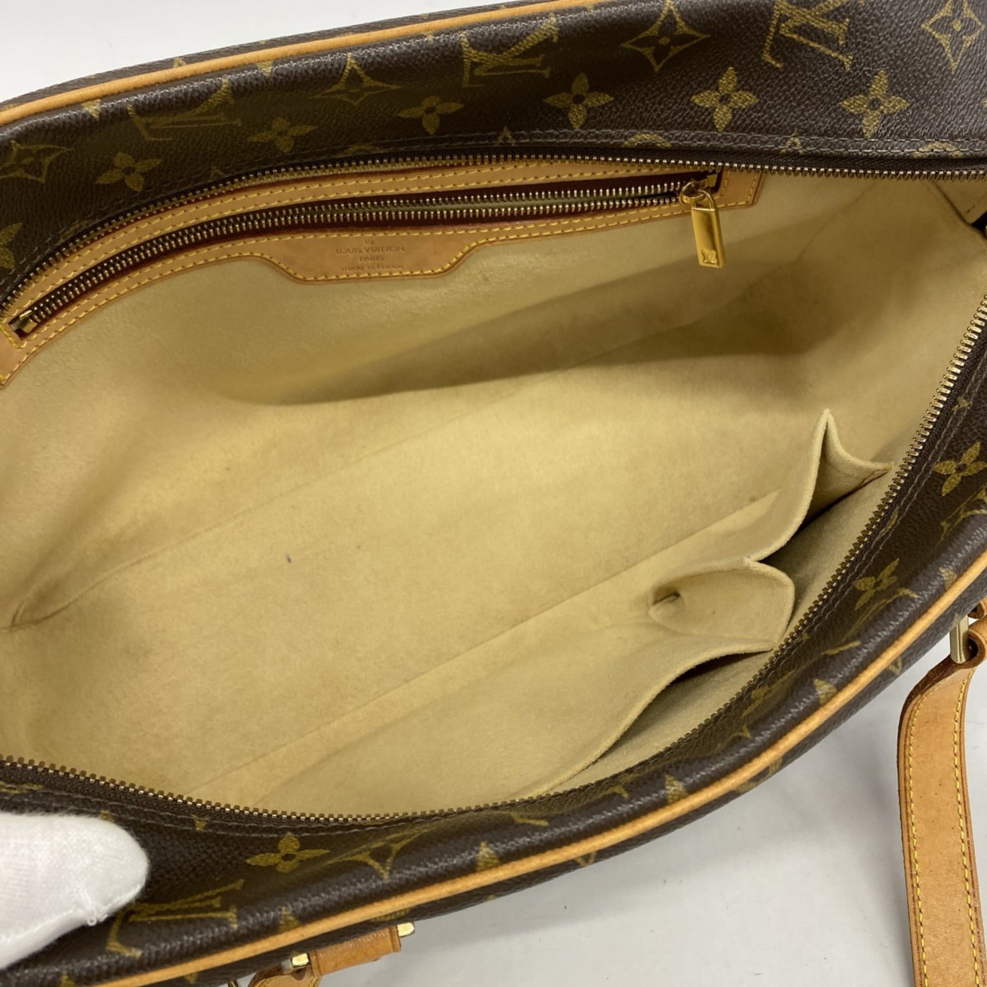 Louis Vuitton Brown Shoulder Bag (Pre-Owned)