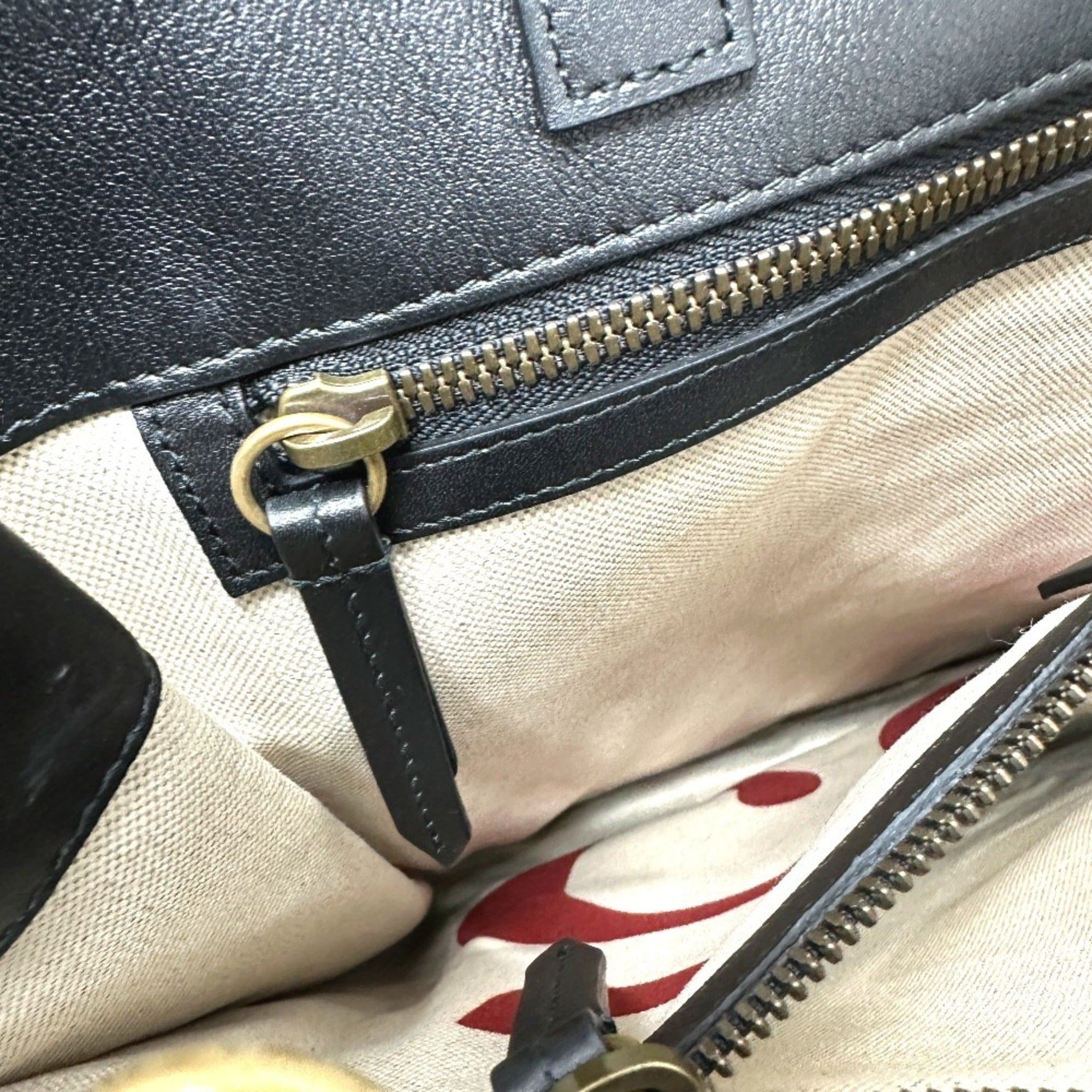 Gucci Beige Gg Supreme Handbag Shoulder Bag (Pre-Owned)
