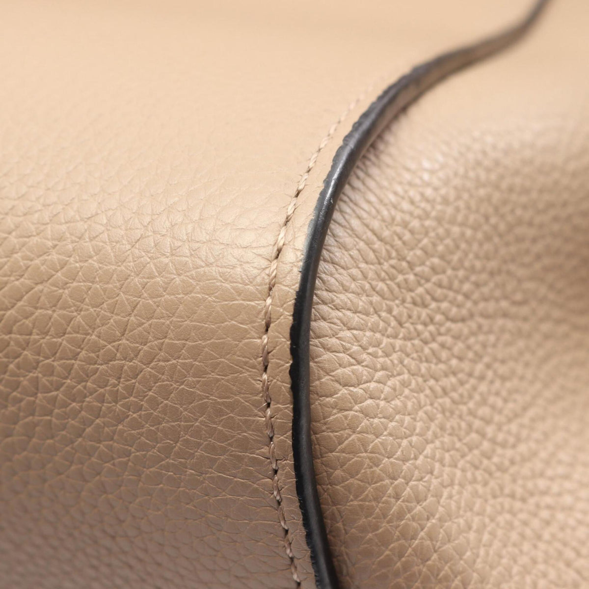 Loewe Beige Leather Handbag (Pre-Owned)
